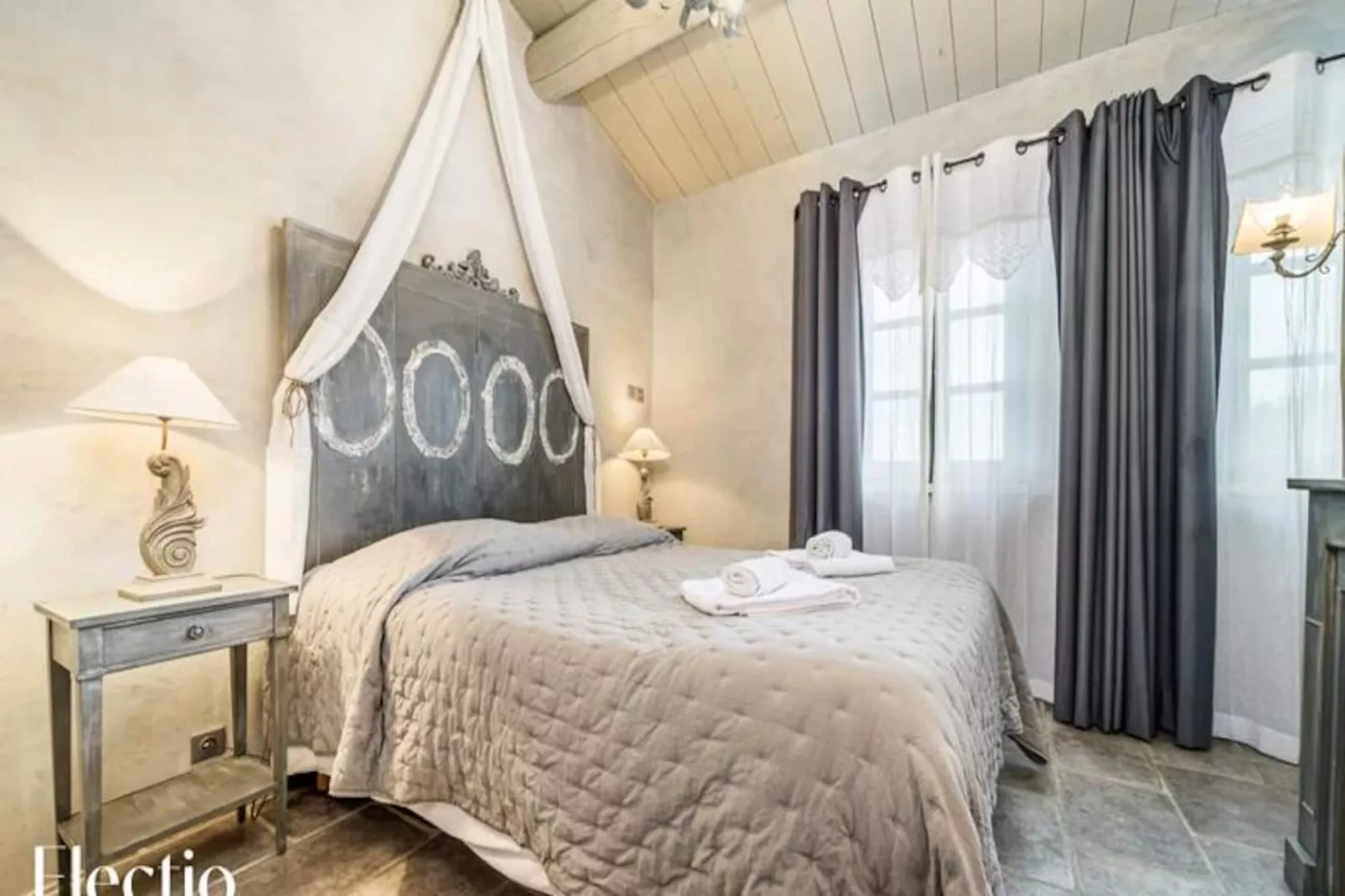 Loggia Du Vallon  I  R&eacute;sidence Les Petitons-Image-tags.