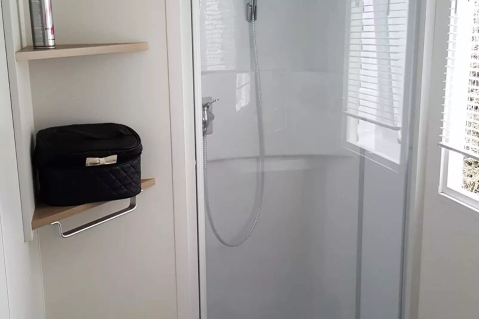 Mobil-home 6 pers. avec accès piscine et complexe aquatique-Buitenkant zomer