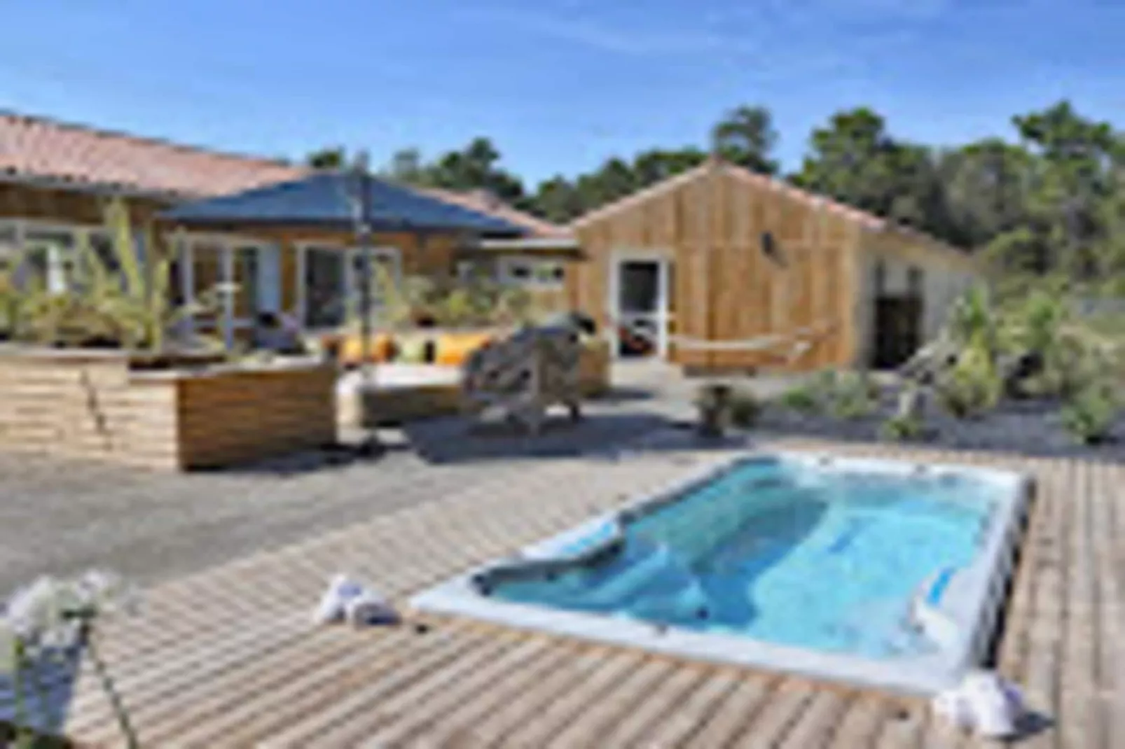 Villa Californie - Domaine Le Sherwood-Buitenkant zomer