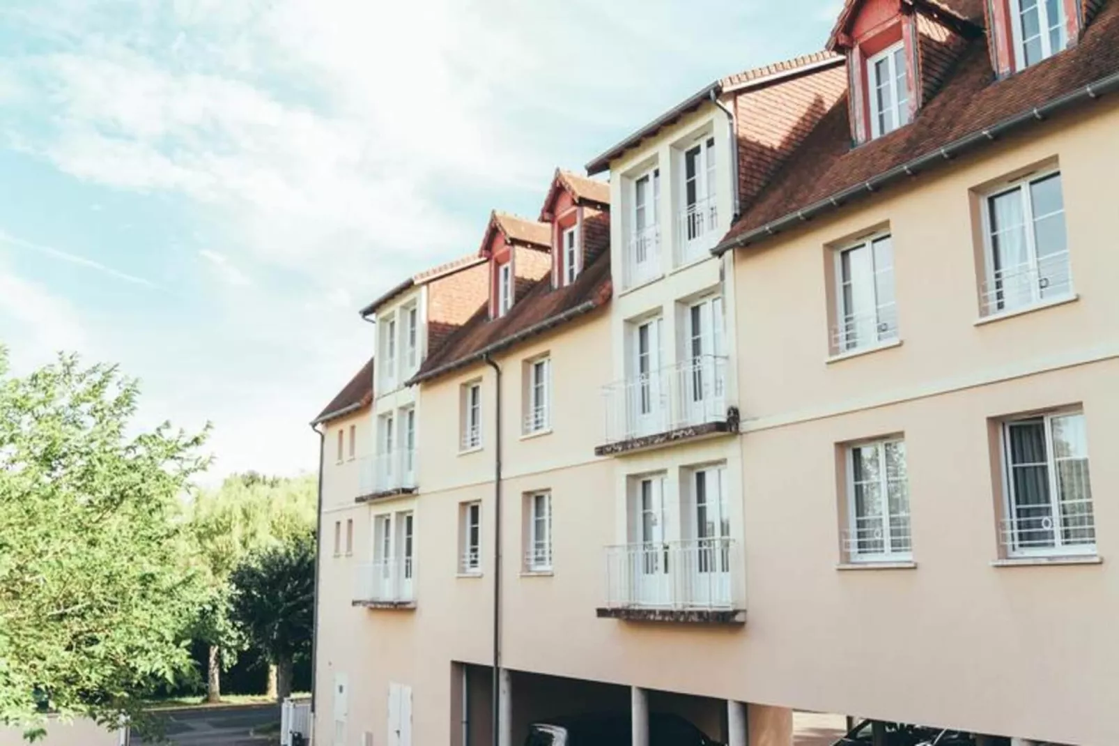 Appart'Hotel La Roche-Posay - Buitenkant zomer