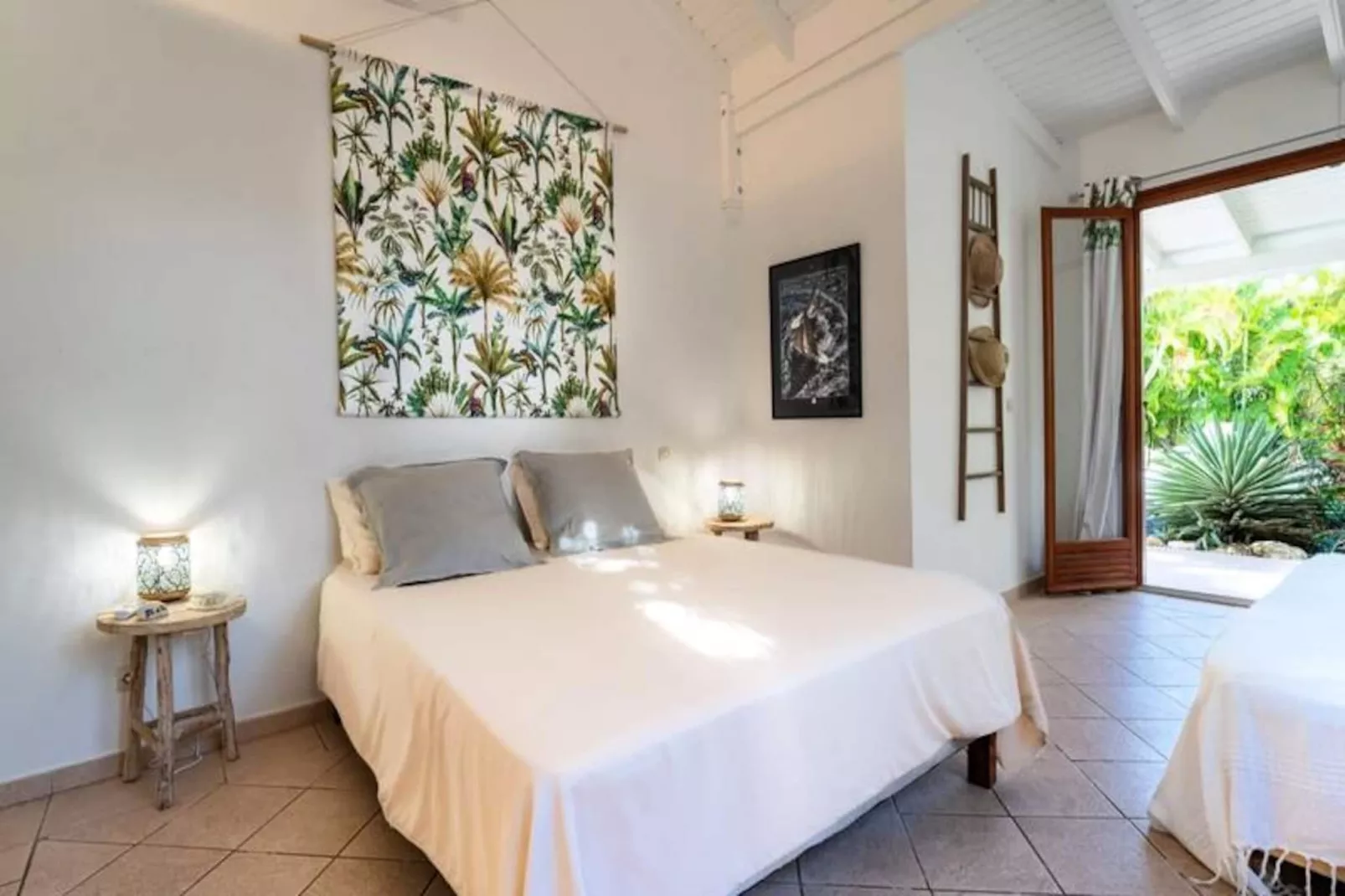 Villa Secr&egrave;te-Image-tags.