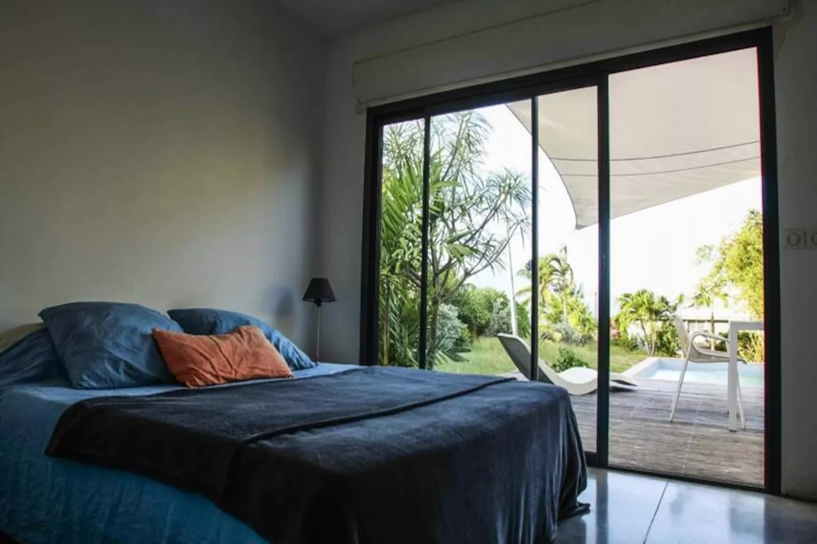 Villa Tiki-Image-tags.