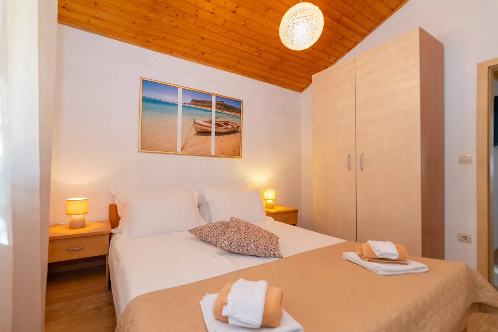 Villa Anabella - Four bedroom Villa with Swimming pool-Slaapkamer