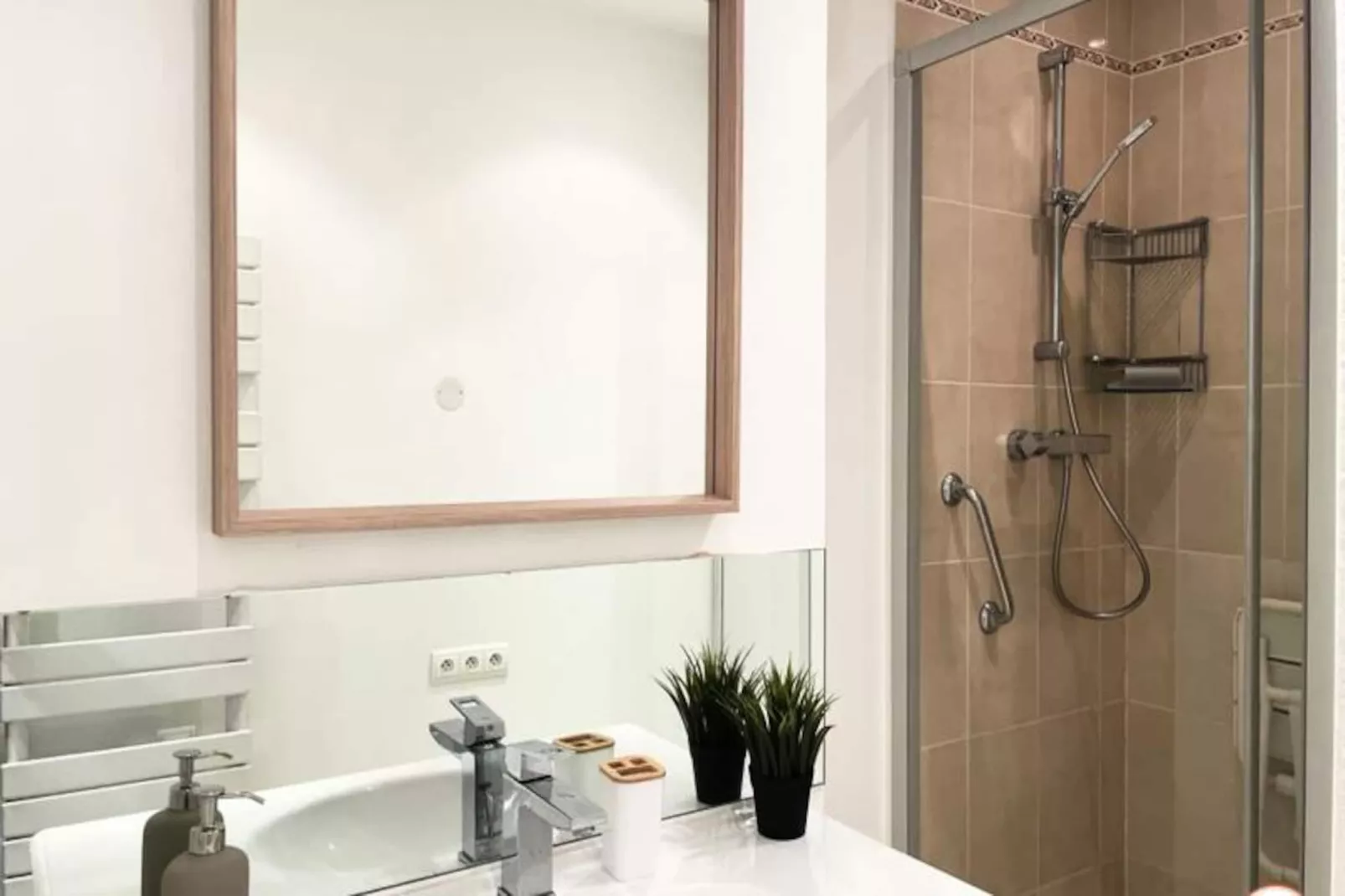 ✨ Le Palais Des Glaces - Hypercentre - Port-Image-tags.