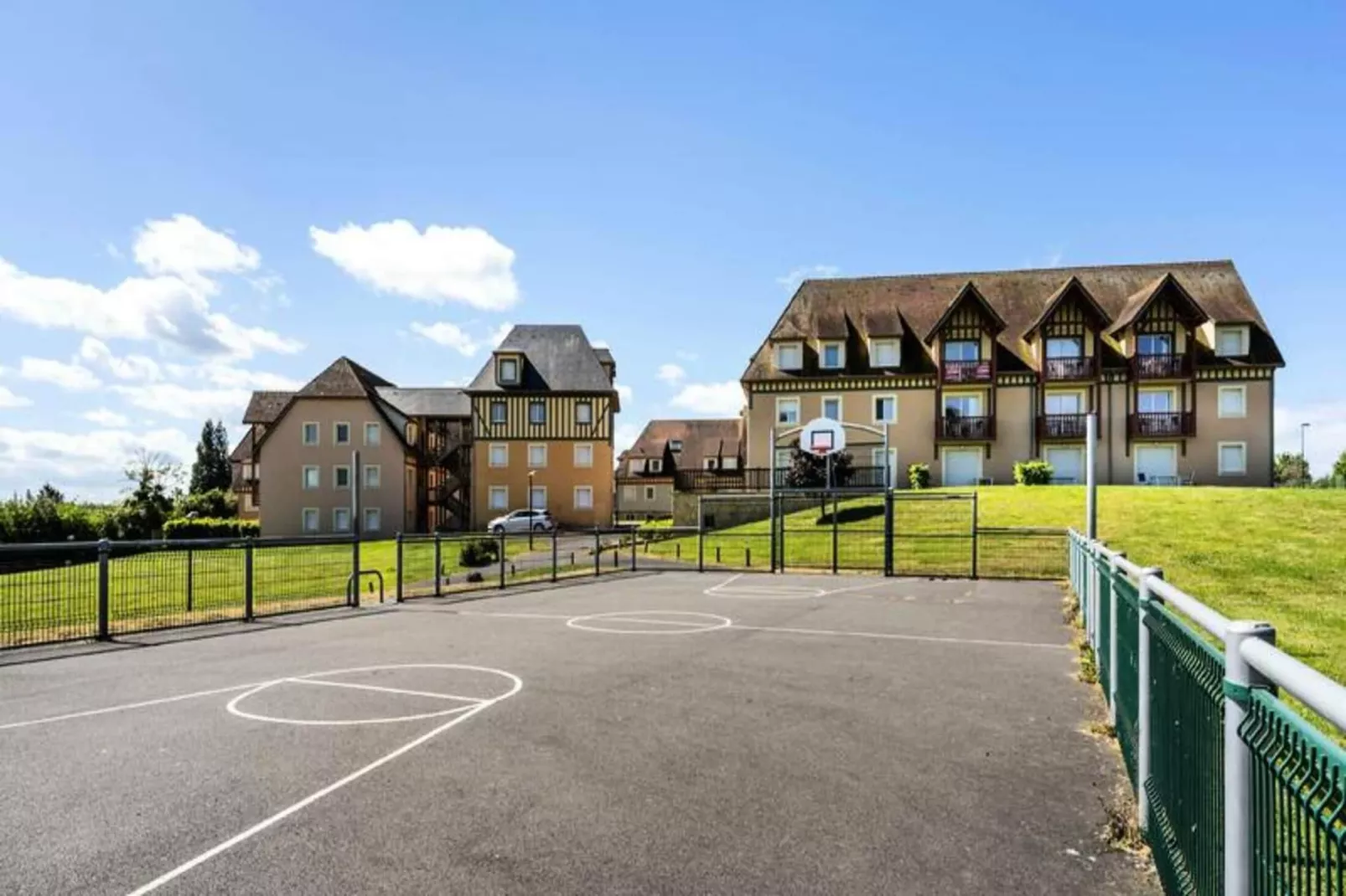 La Ferme de Deauville - maeva Home-Buitenkant zomer