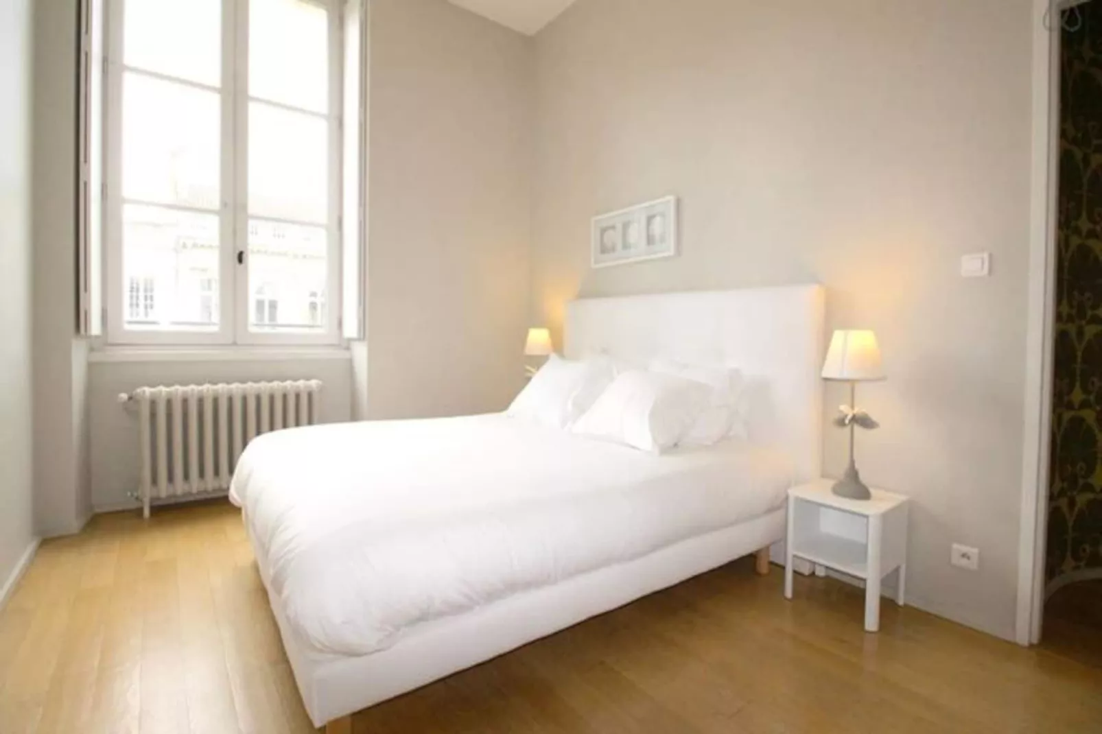 Splendide T3 De Standing, Face Au Jardin Public Pour 4 Personnes Et Enti&egrave;re-Image-tags.