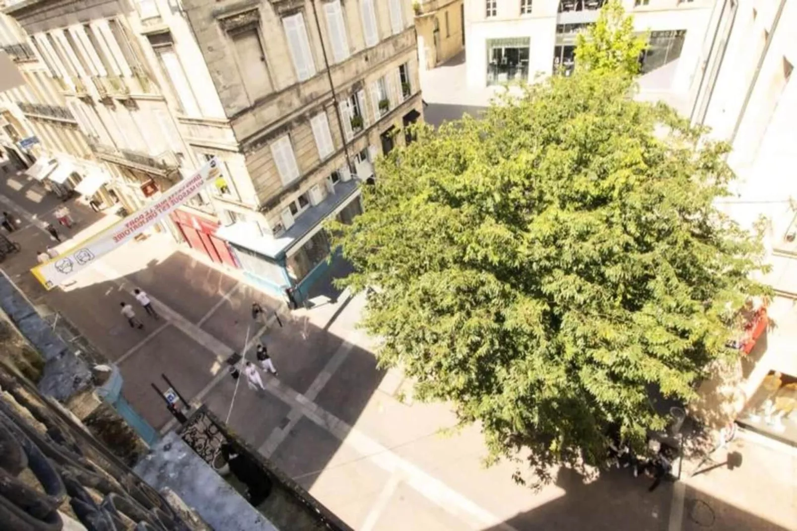 Appartement De Haut Standing Pour 6 Situ&eacute; Au Coeur Du Centre Historique-Buitenkant zomer