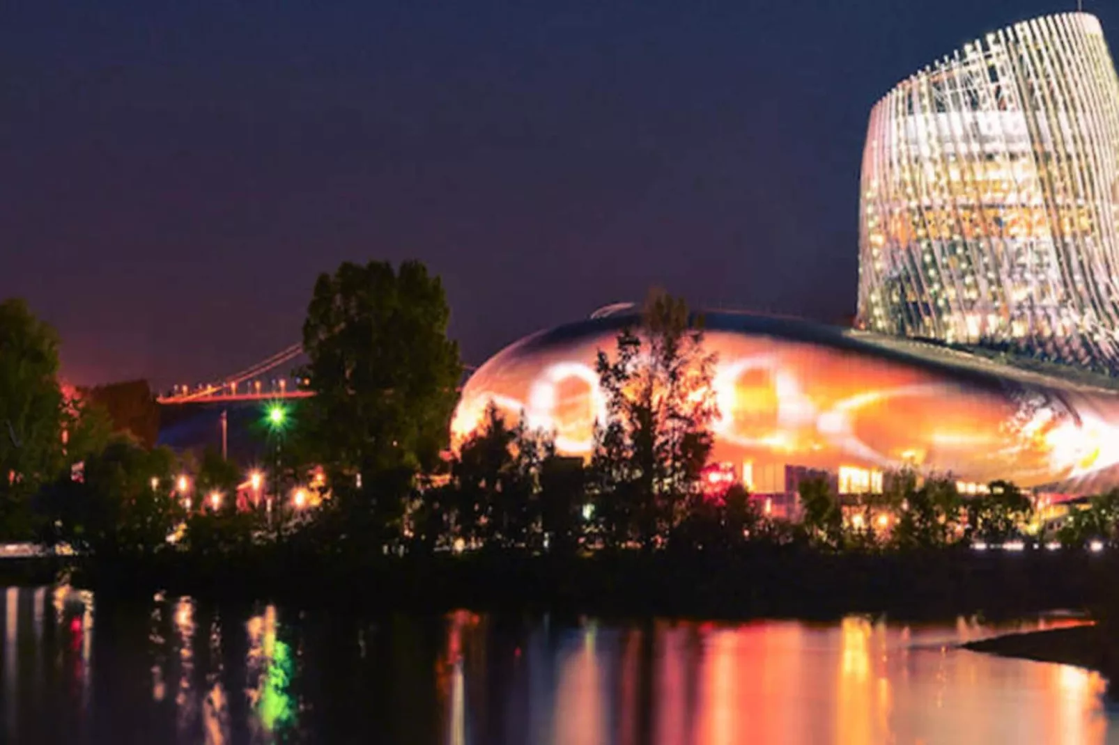 Bel Appartement Parfaitement R&eacute;nov&eacute; Pour 2, Face &agrave; La Gare Saint-jean-Gebieden zomer 1km