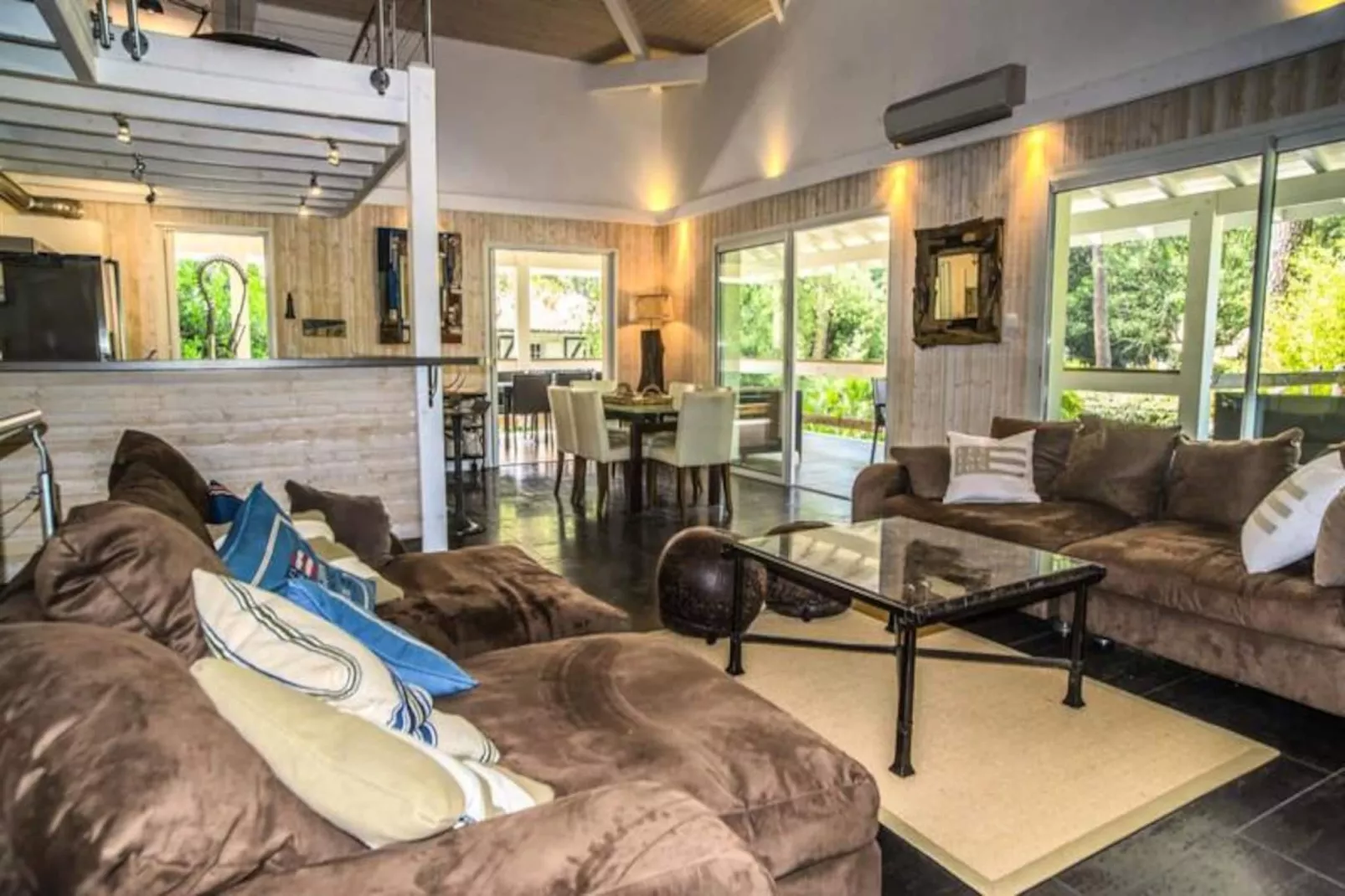 Magnifique Villa Climatis&eacute;e -10 Personnes Avec Piscine Et P&eacute;tanque - Pyla-Image-tags.