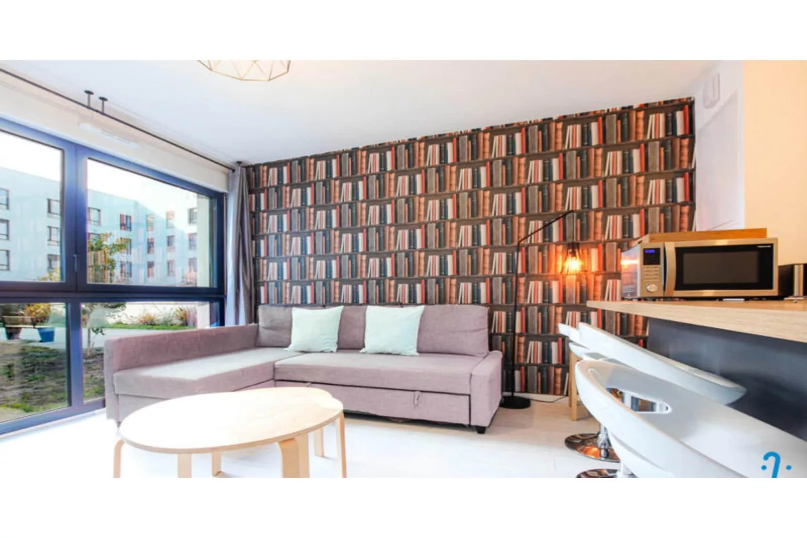 Appartement Charmant Et Moderne Pour 4 Avec Parking, Proche Cit&eacute; Du Vin-Woonkamer