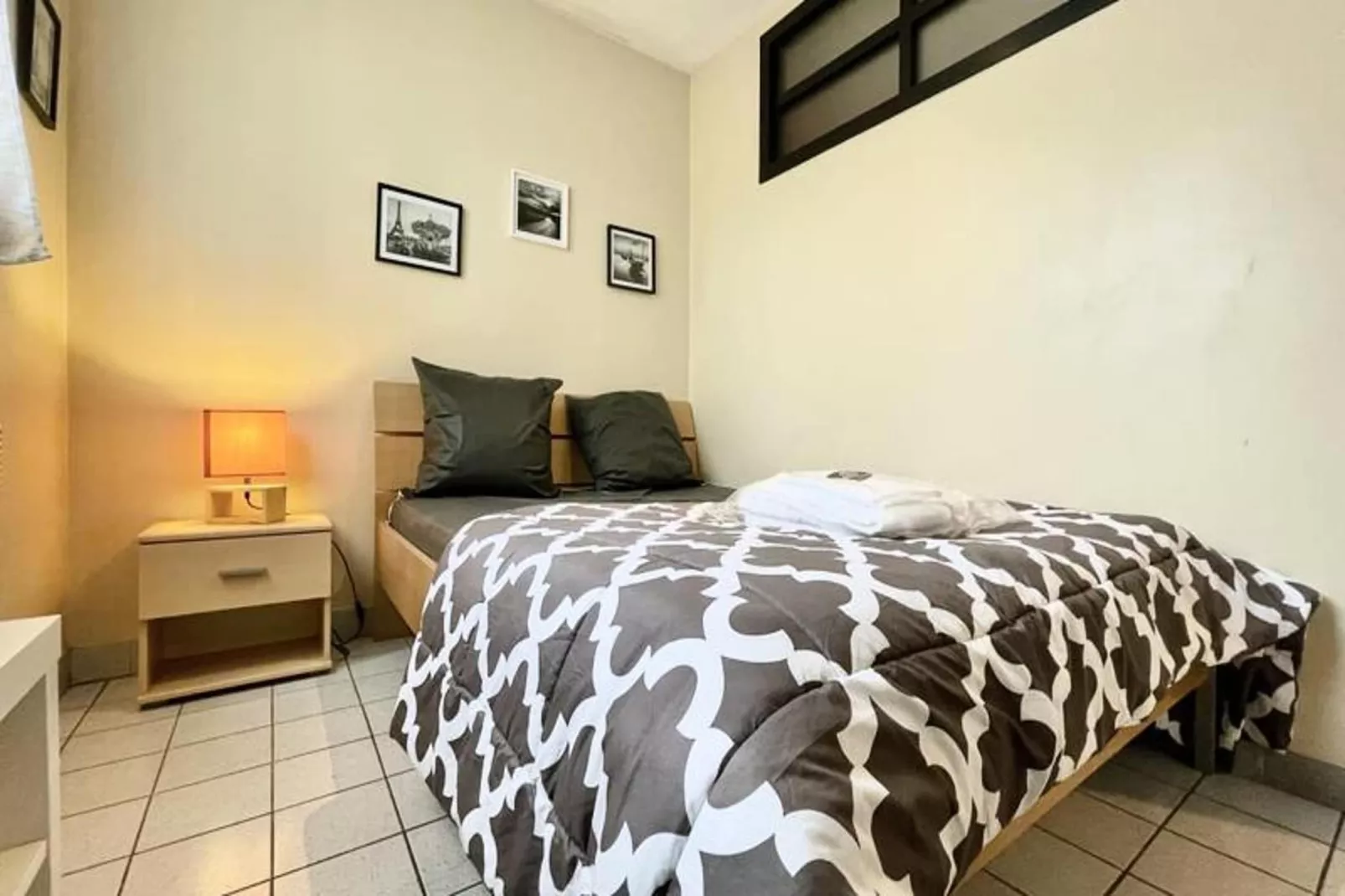 | Le F&eacute;lix 🌞 | Proche Gem, Gare | Tout &eacute;quip&eacute;-Slaapkamer