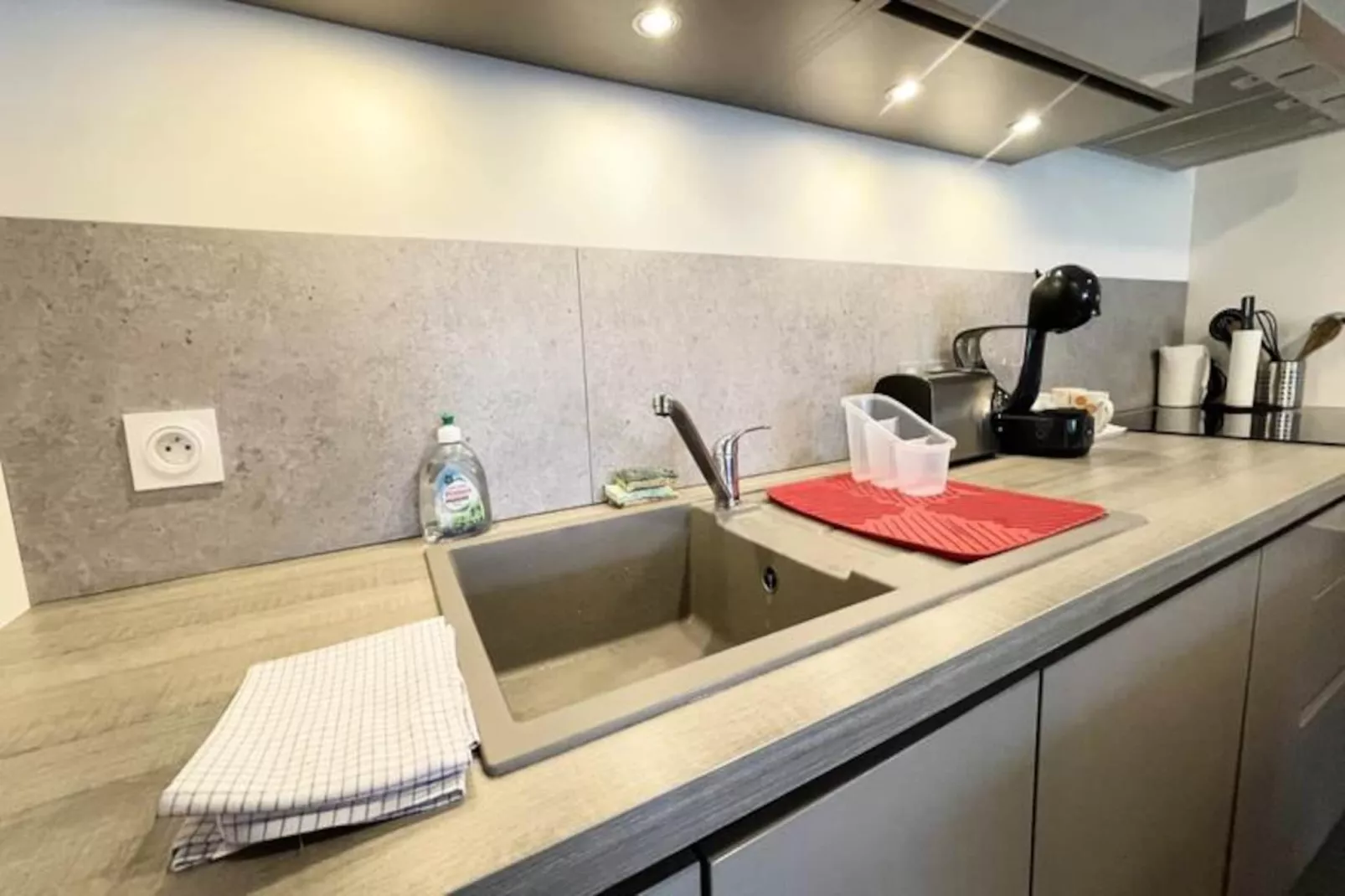 M&eacute;ditation &agrave; Eybens | Terrasse | Wifi  📖-Image-tags.