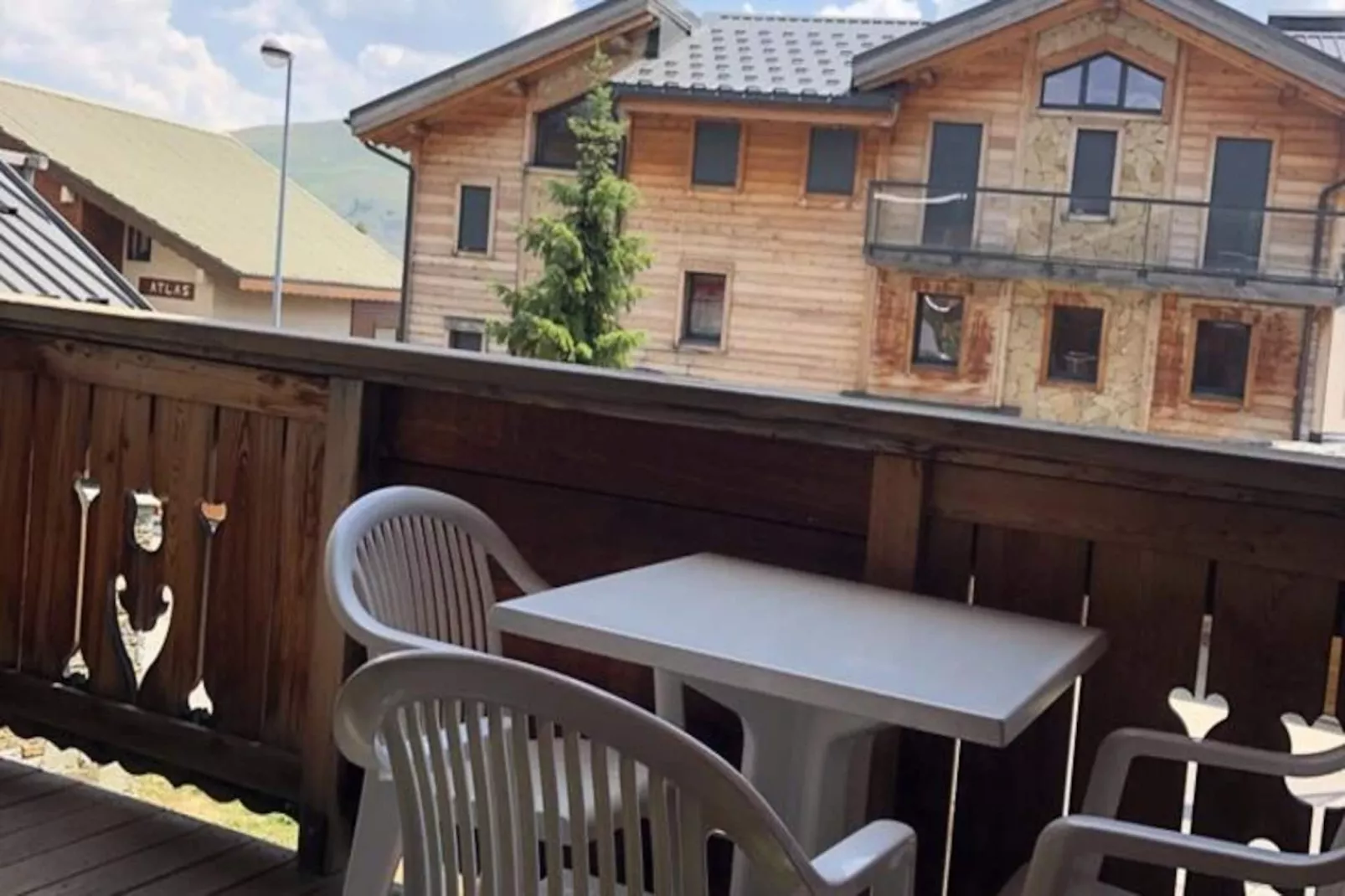 Chalet Alpina-Image-tags.