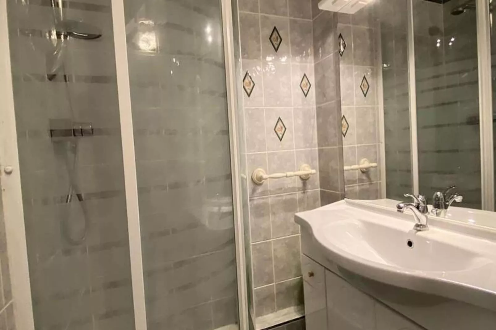 Résidence Kandahar-Badkamer