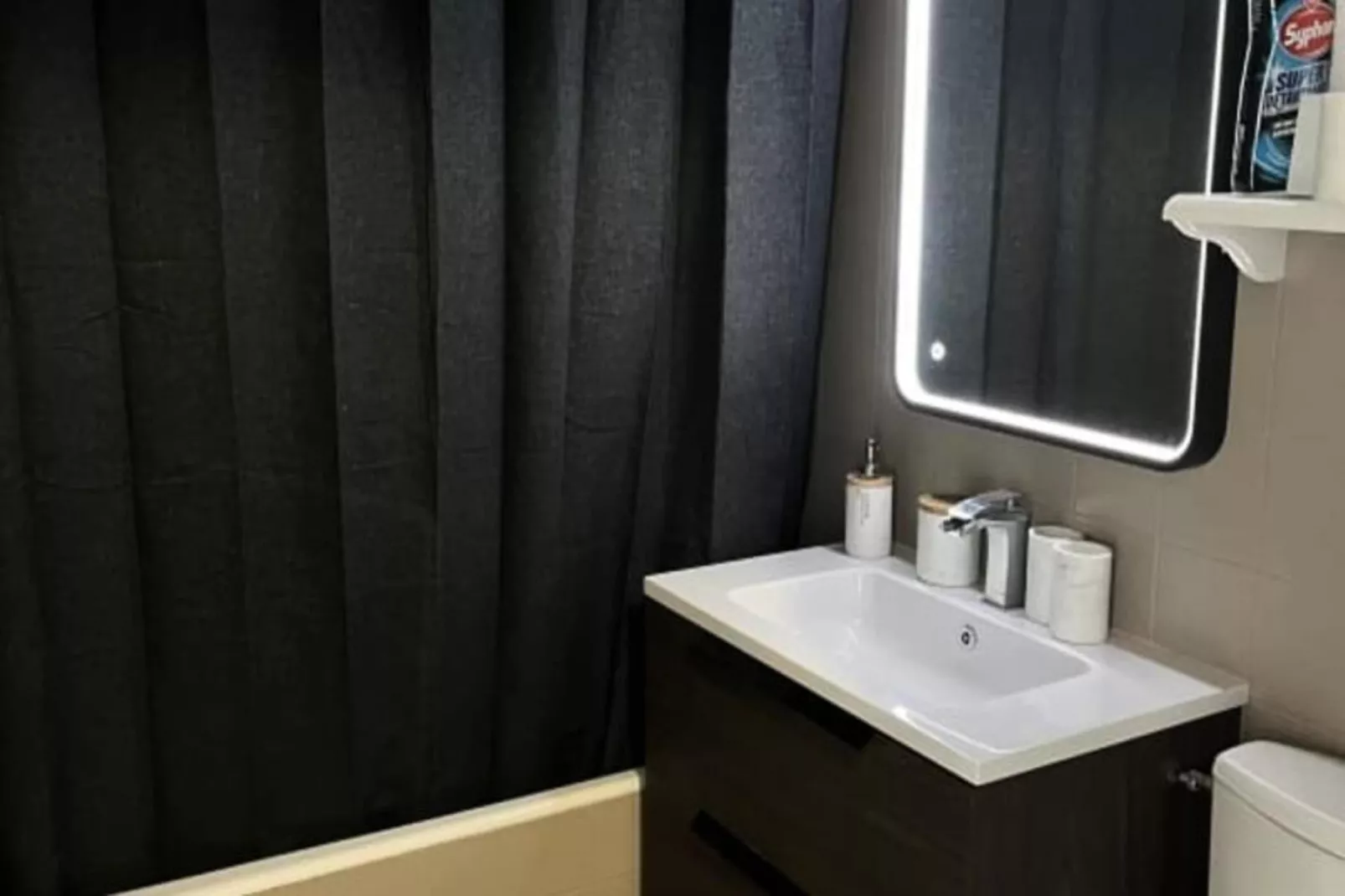 Résidence Vue Sur Les 3 &icirc;les Pr&ecirc;t De La  Thalasso-Woonkamer