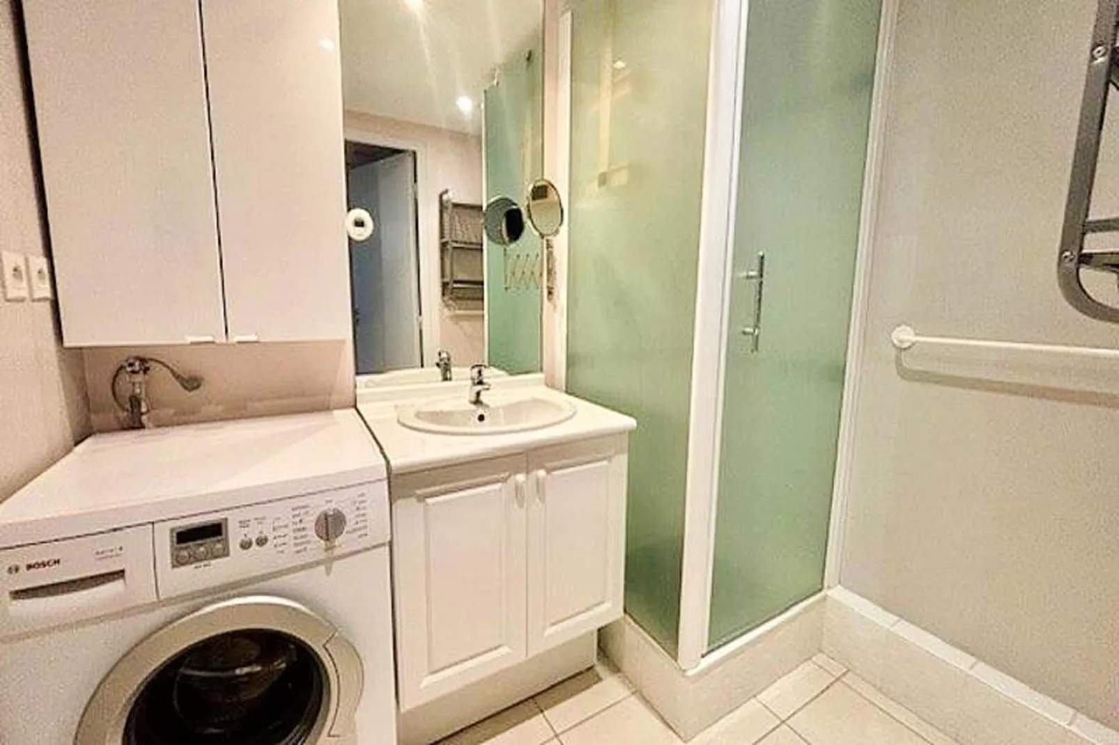 Résidence Cassandre-Badkamer