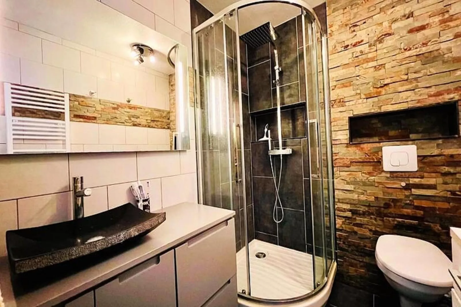 Résidence Parc Bois D'amour-Badkamer