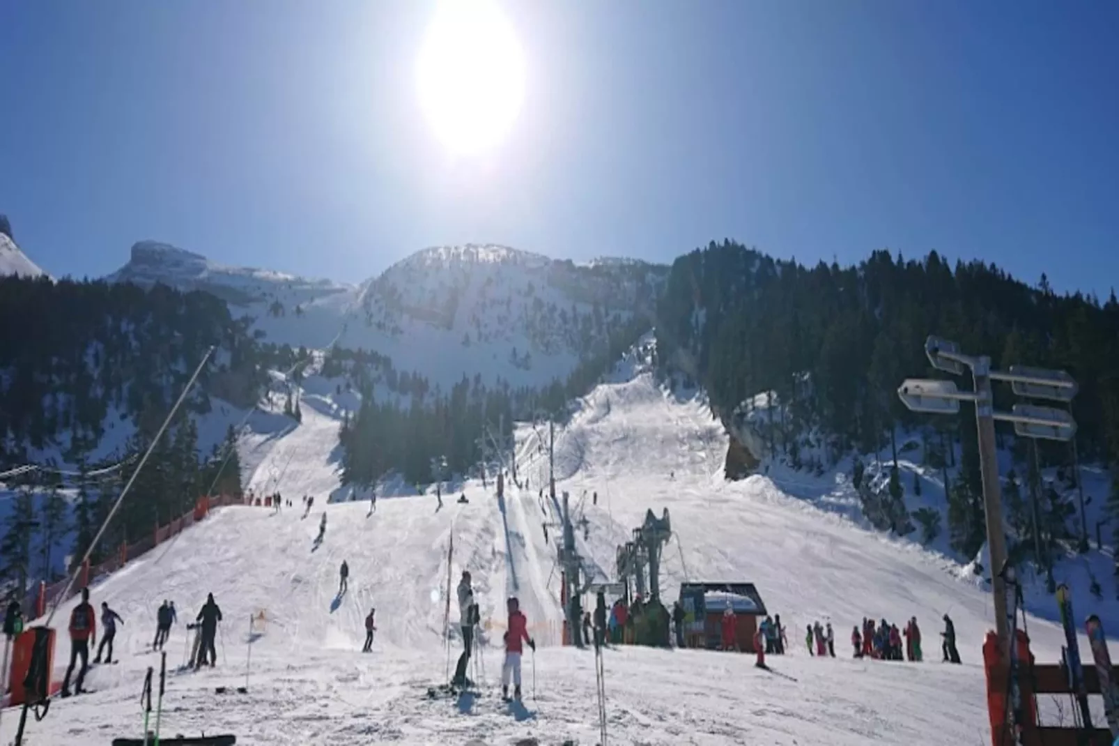 Résidence Astazou-Buitenkant zomer
