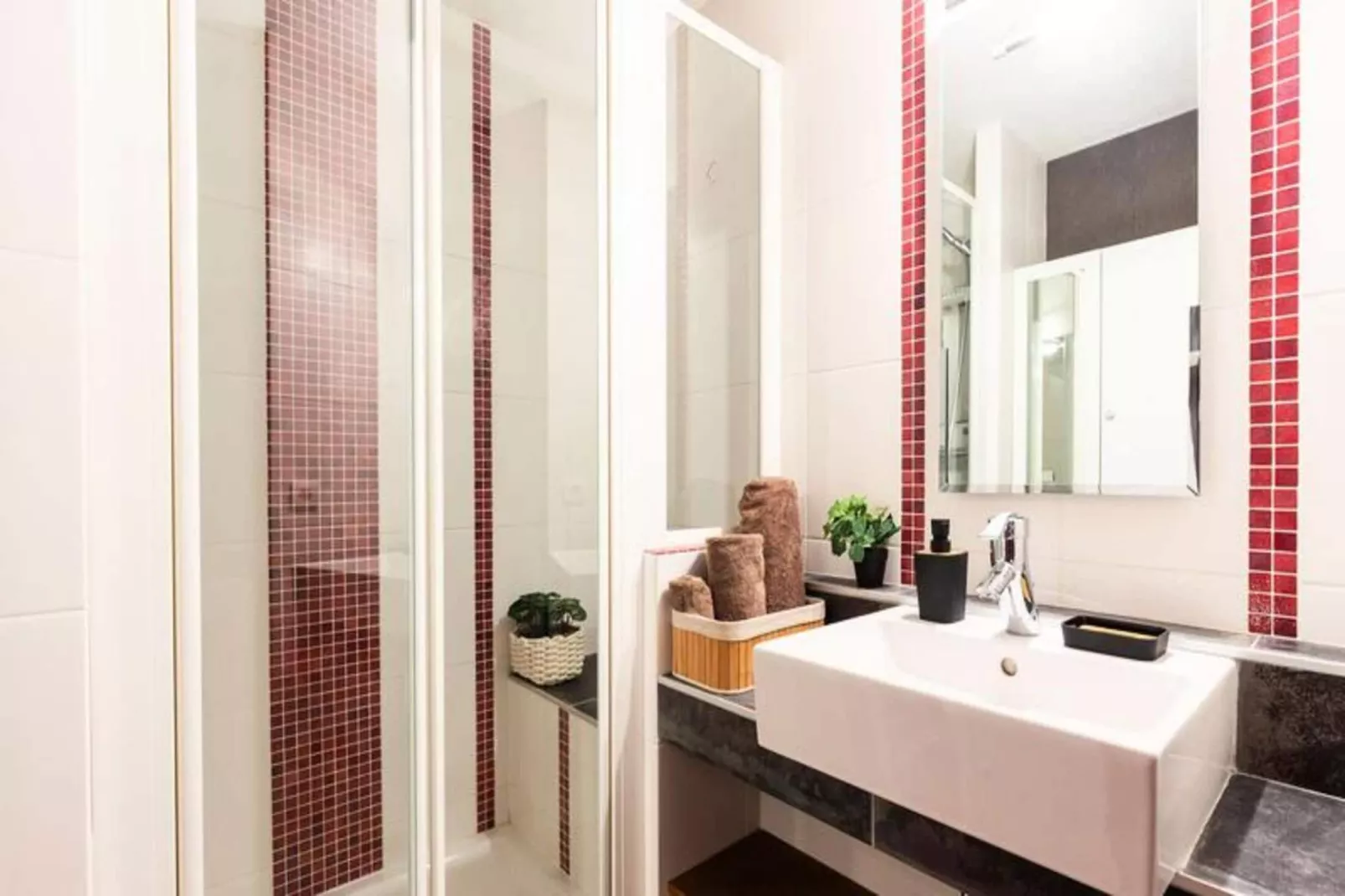 Résidence Barroude-Badkamer