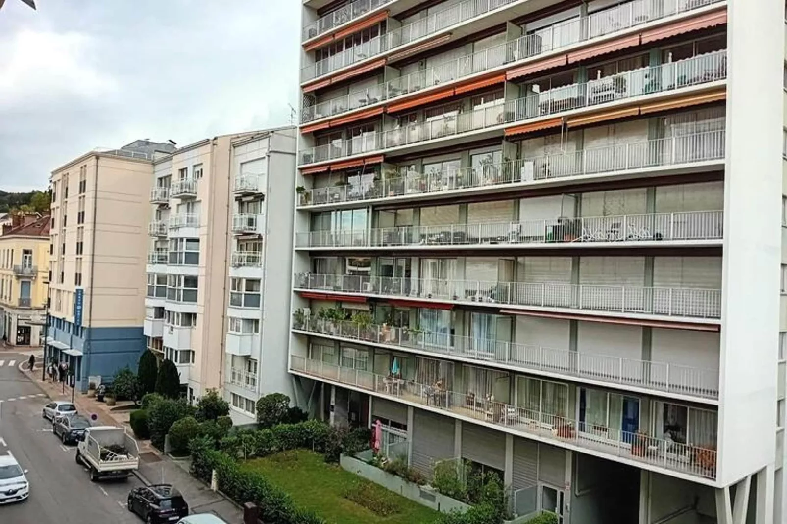 Résidence Le Vendome-Buitenkant zomer