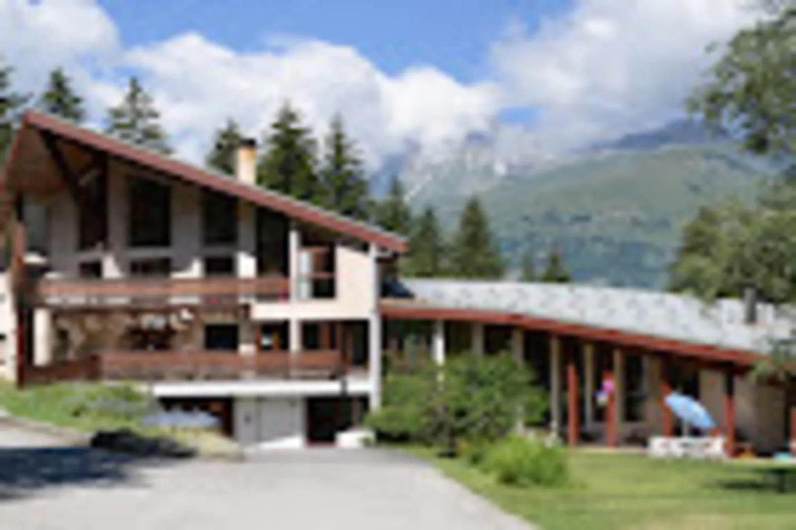 Résidence Grand Coeur-Buitenkant zomer