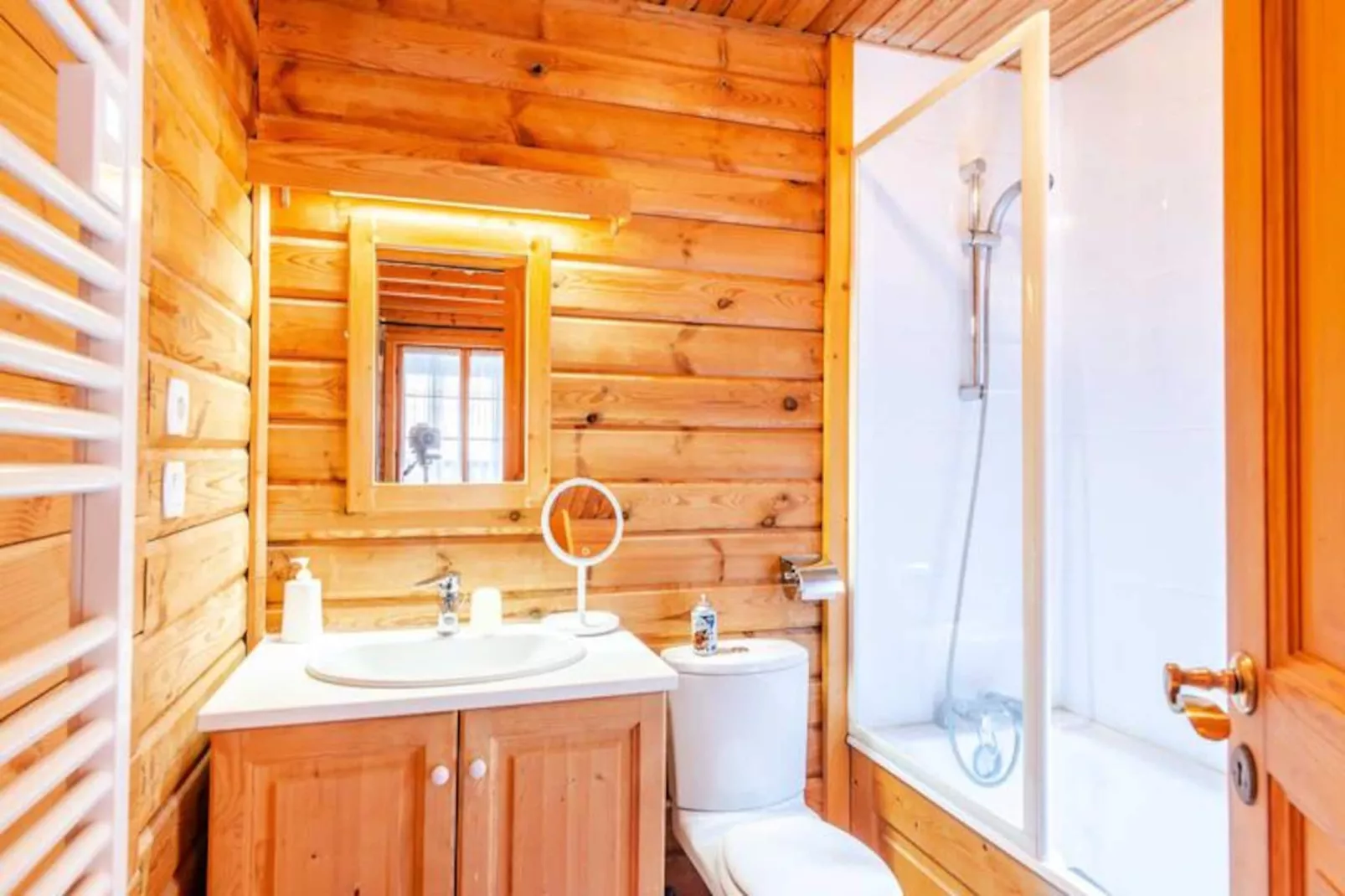 Chalet Copains-Image-tags.