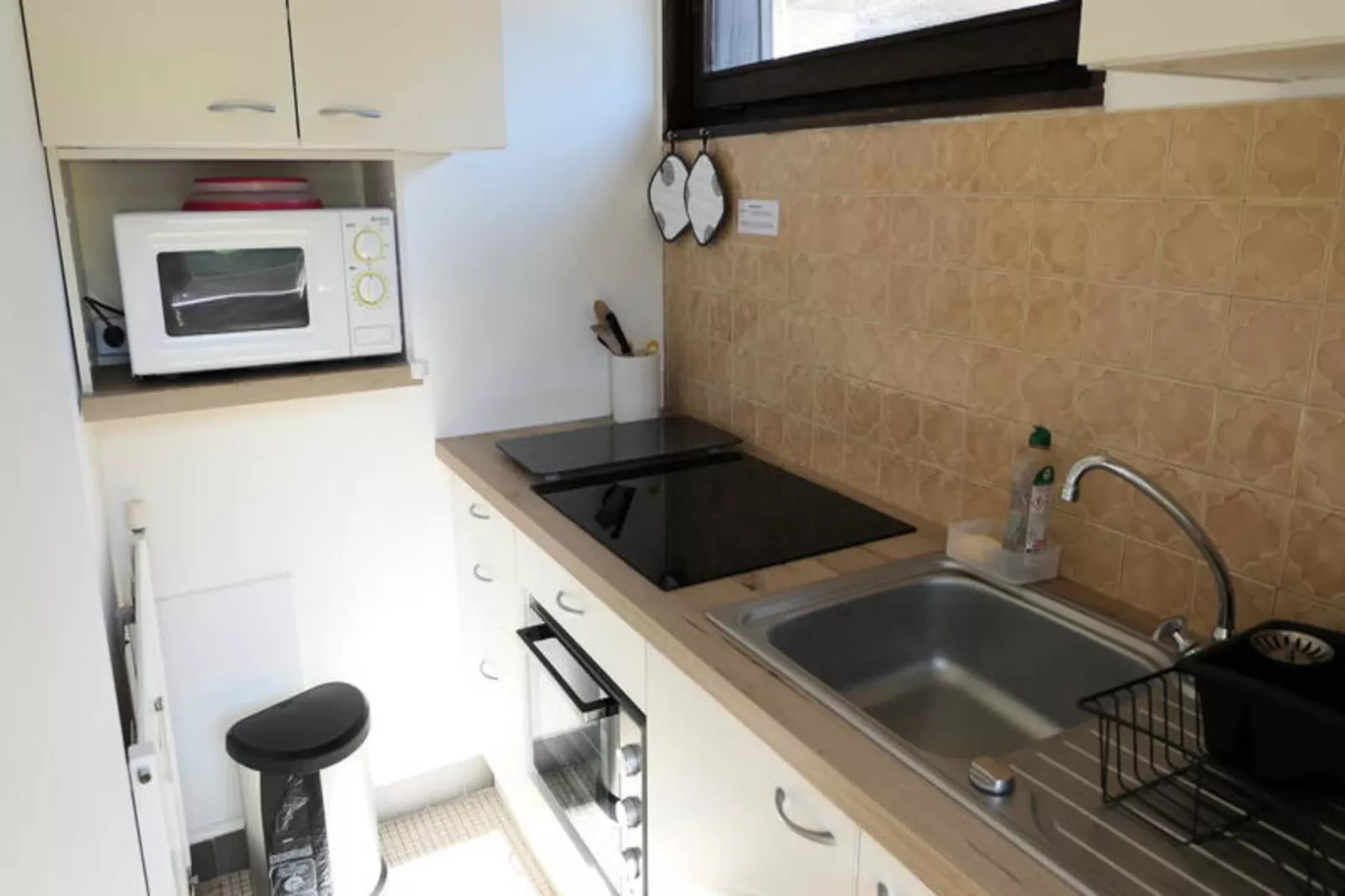 Résidence Castel Des Roches A-Buitenkant zomer