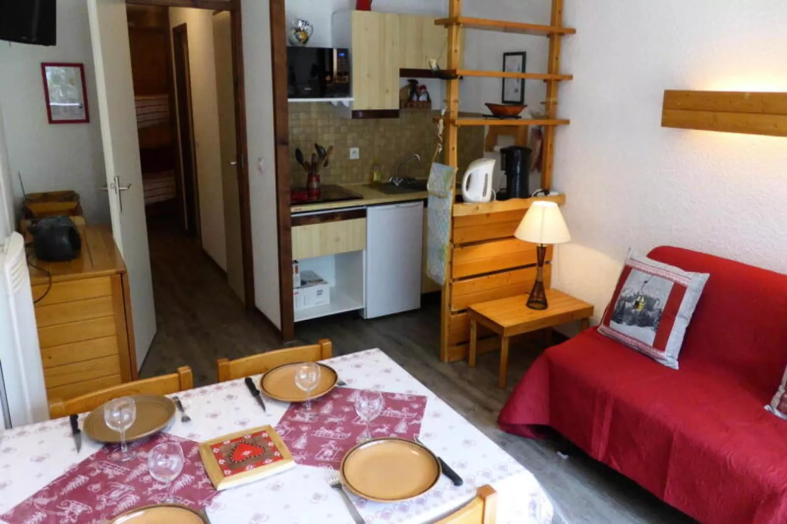 Résidence Le Brulaz-Buitenkant zomer