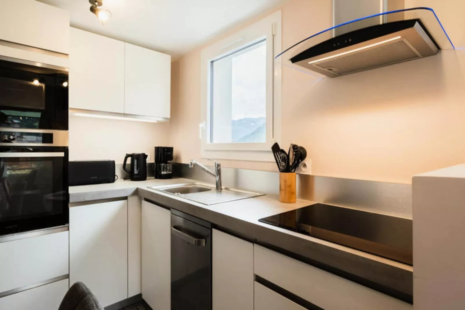 Résidence Autan-Buitenkant zomer