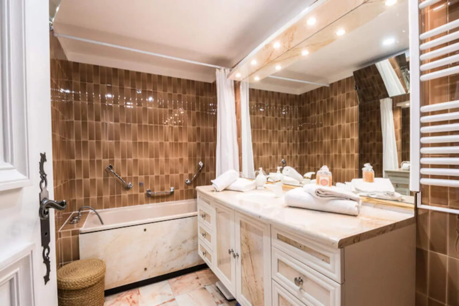 Résidence Clos Du Savoy-Image-tags.