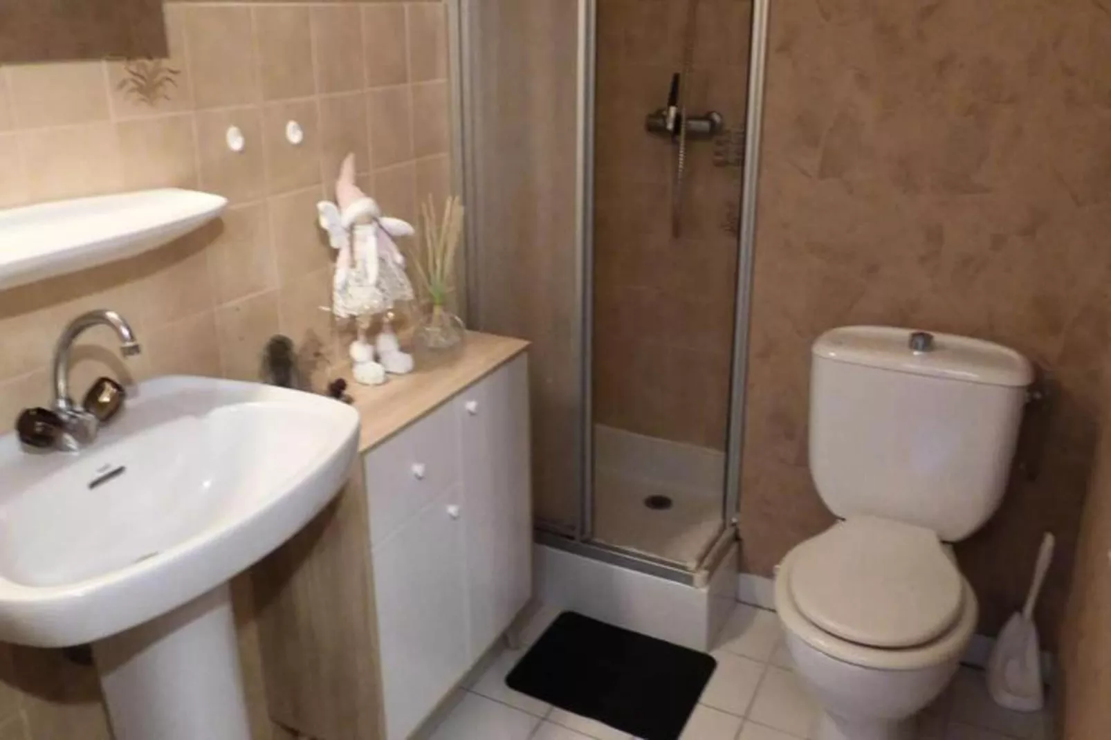 Résidence Millepertuis B-Badkamer