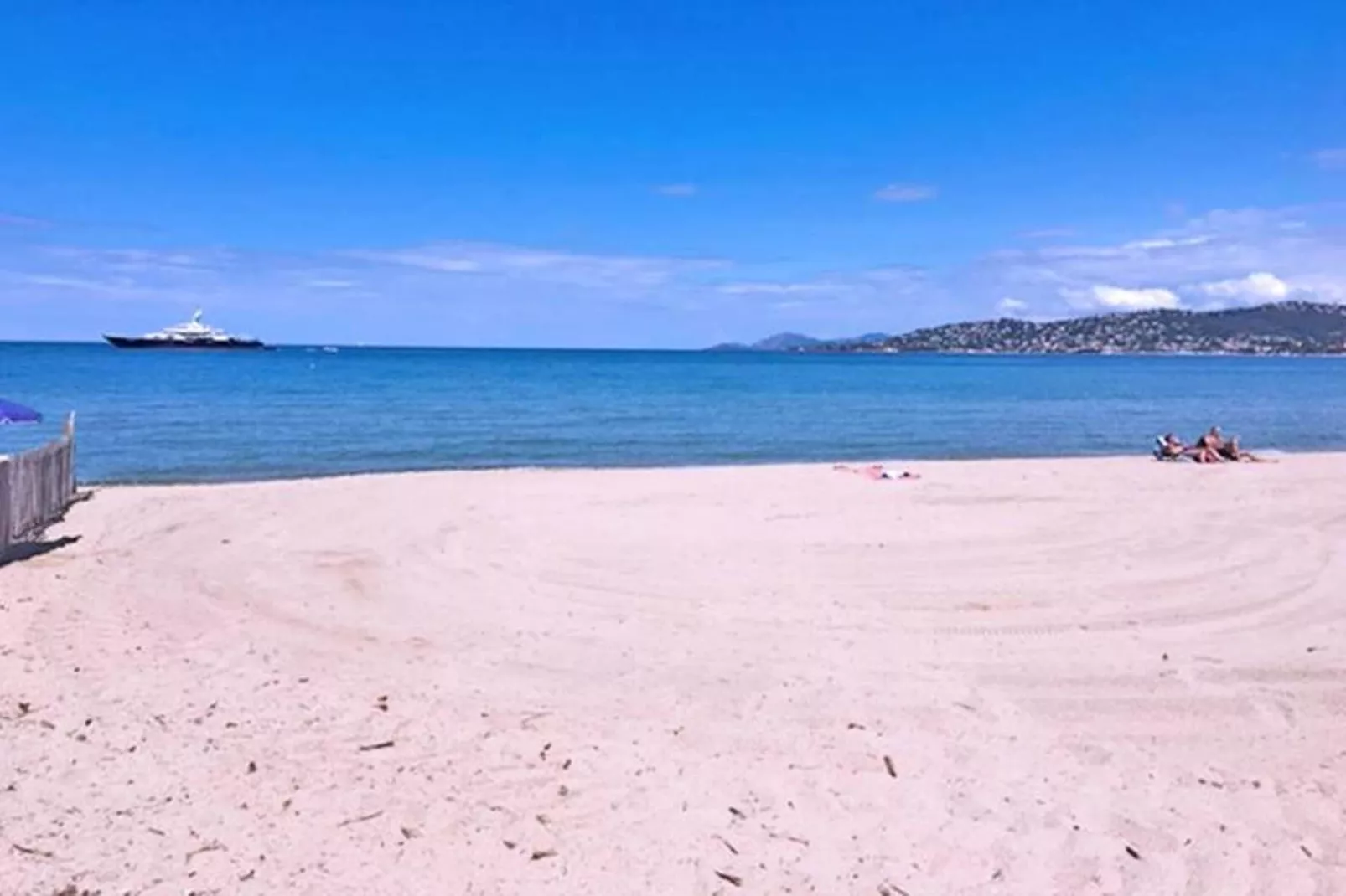 Résidence Les Boucanniers-Uitzicht zomer
