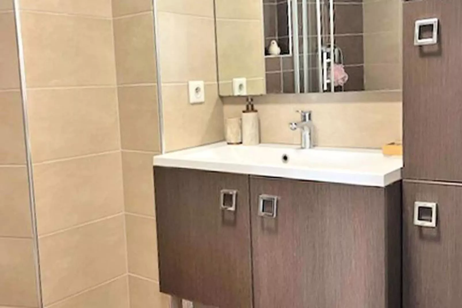 Résidence Suffren-Badkamer