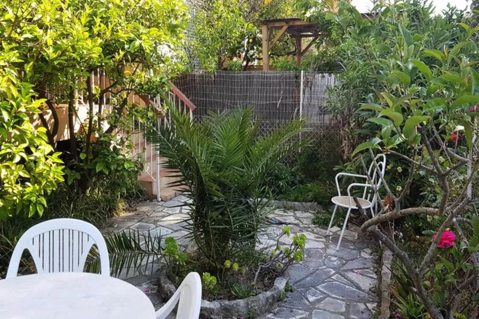 Résidence Bagatelle-Buitenkant zomer