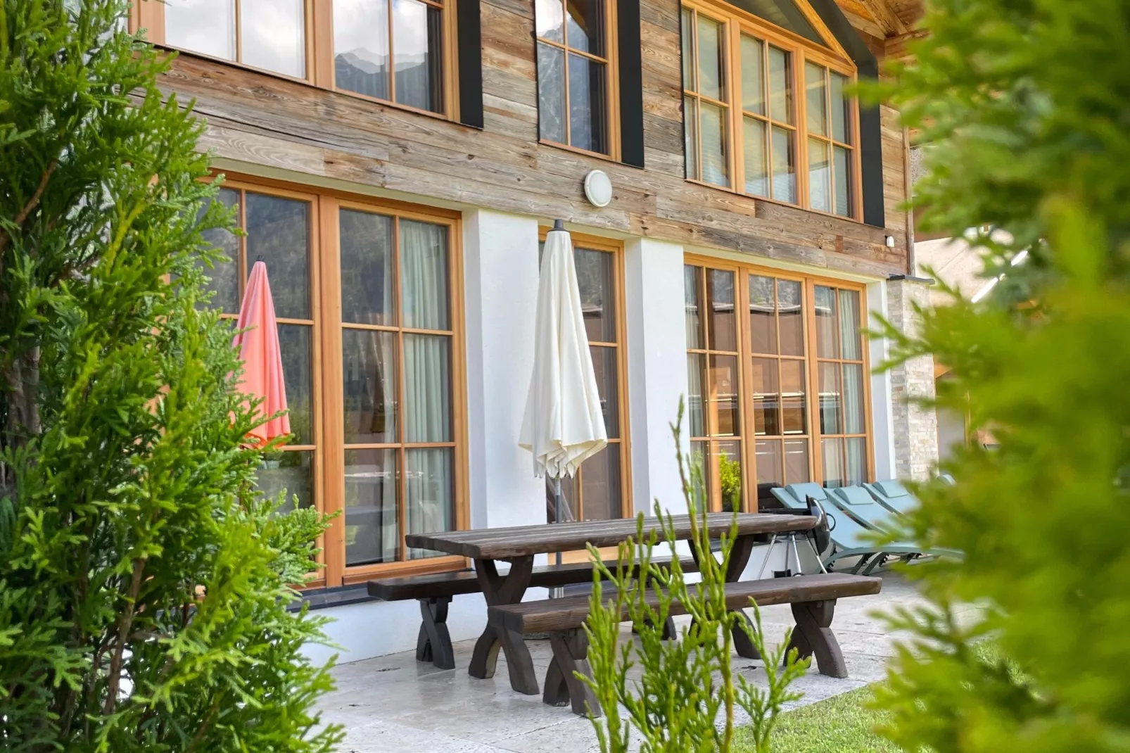 IM WEIDACH Haus 1-Tuinen zomer