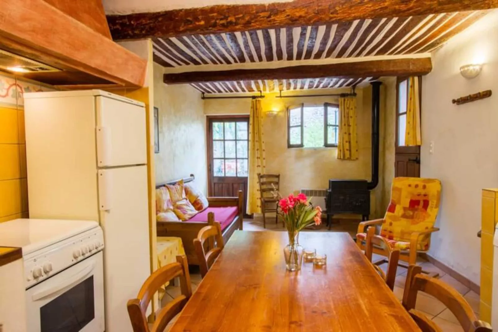 Les Messugues, Mas Proven&ccedil;al Typique Avec Piscine Partag&eacute;e, Nature, Calme-Image-tags.