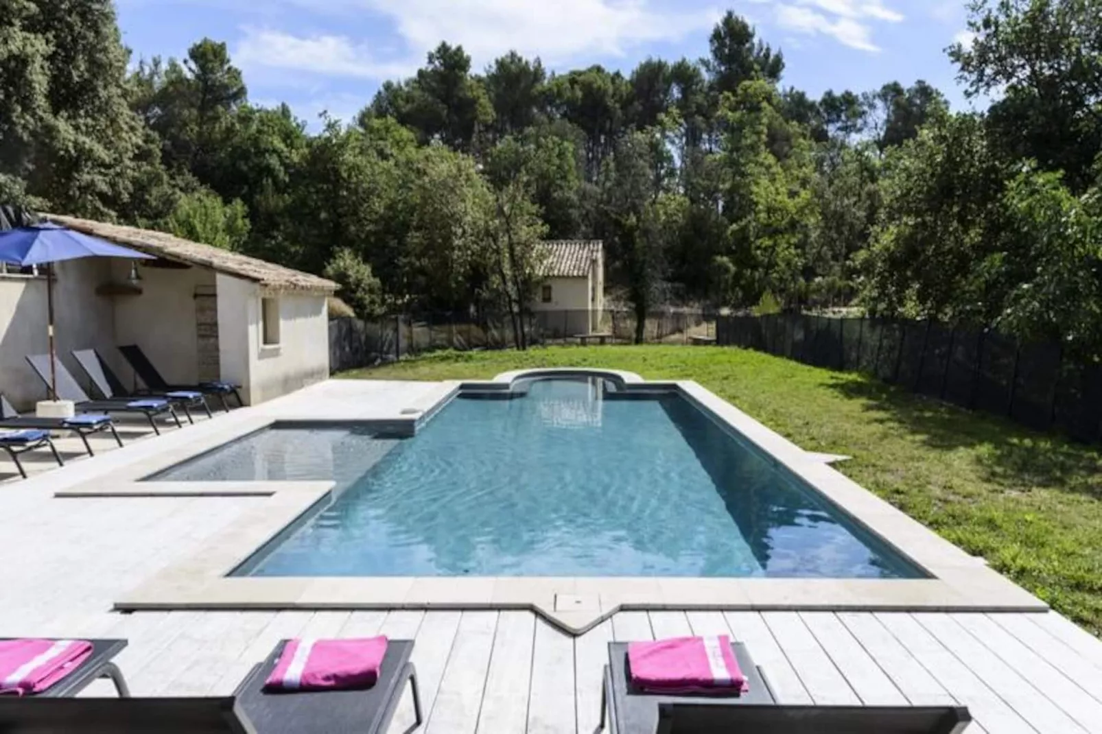 Les Gardis, Votre Refuge Id&eacute;al En Provence.-Image-tags.