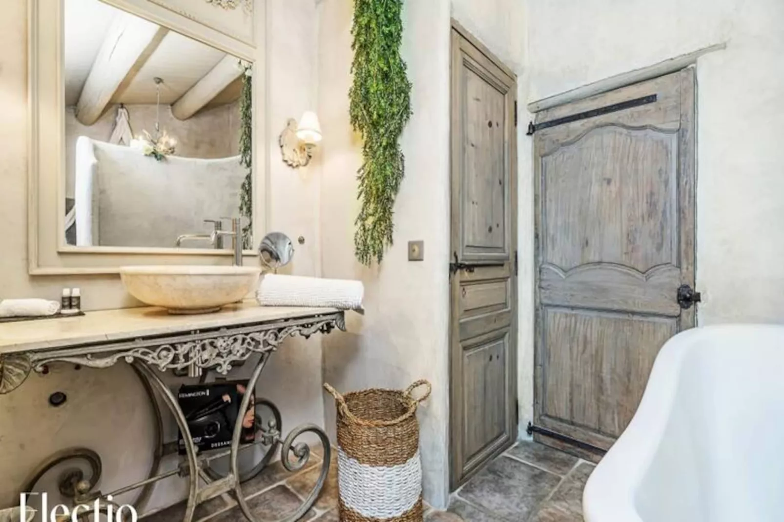 Loggia Du Vallon  I  R&eacute;sidence Les Petitons-Image-tags.