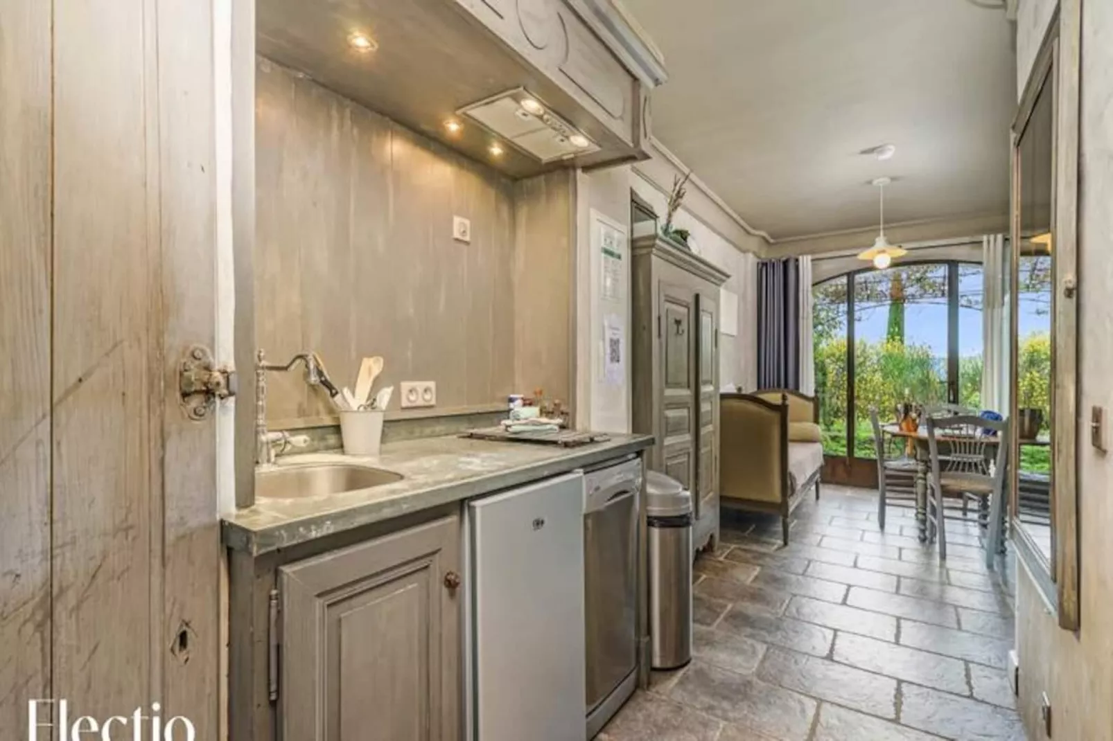 Loggia Des Genets  I  R&eacute;sidence Les Petitons-Image-tags.