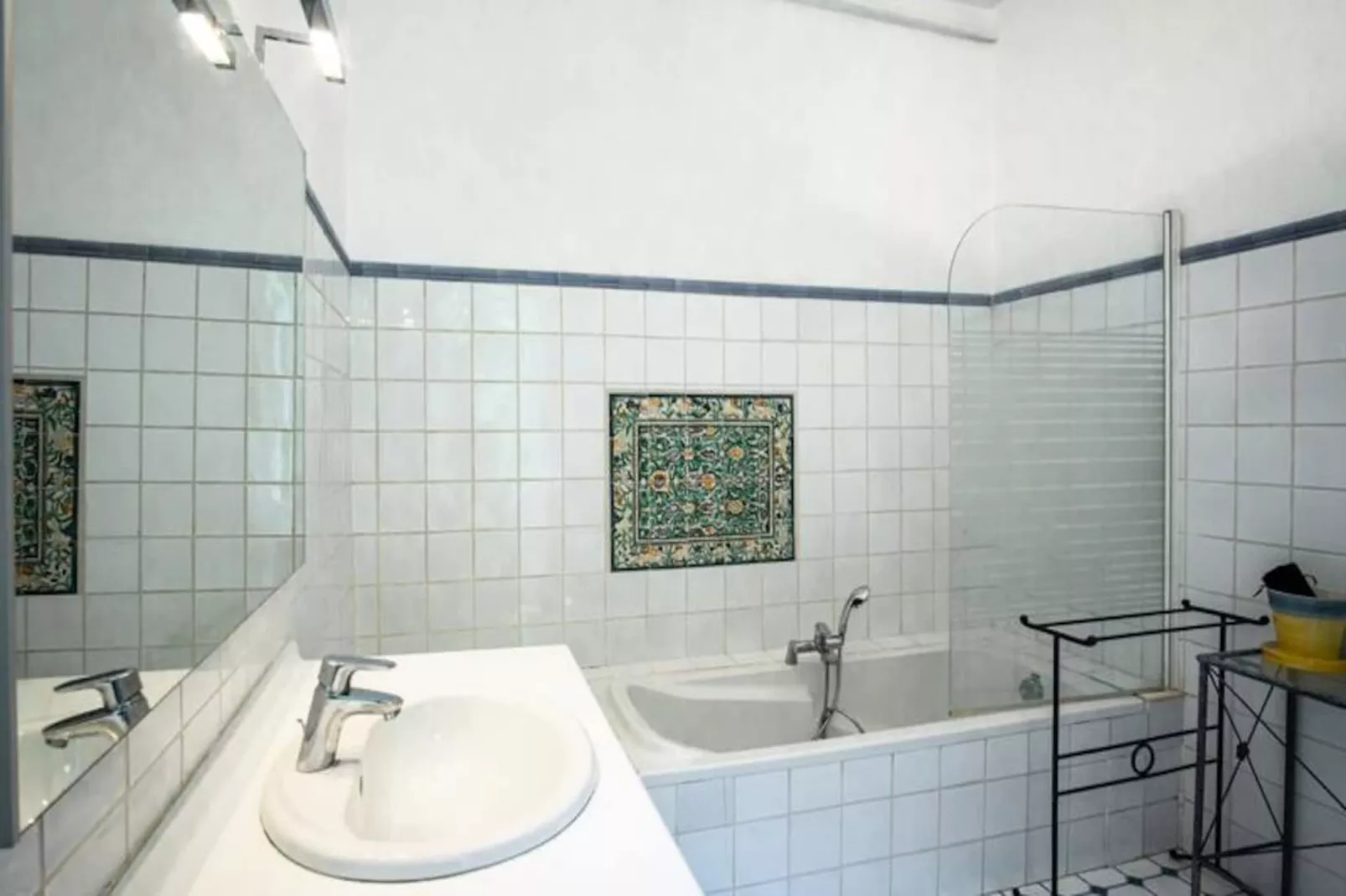 Le Mas De Jalique - Isle-sur-la-sorgue-Image-tags.