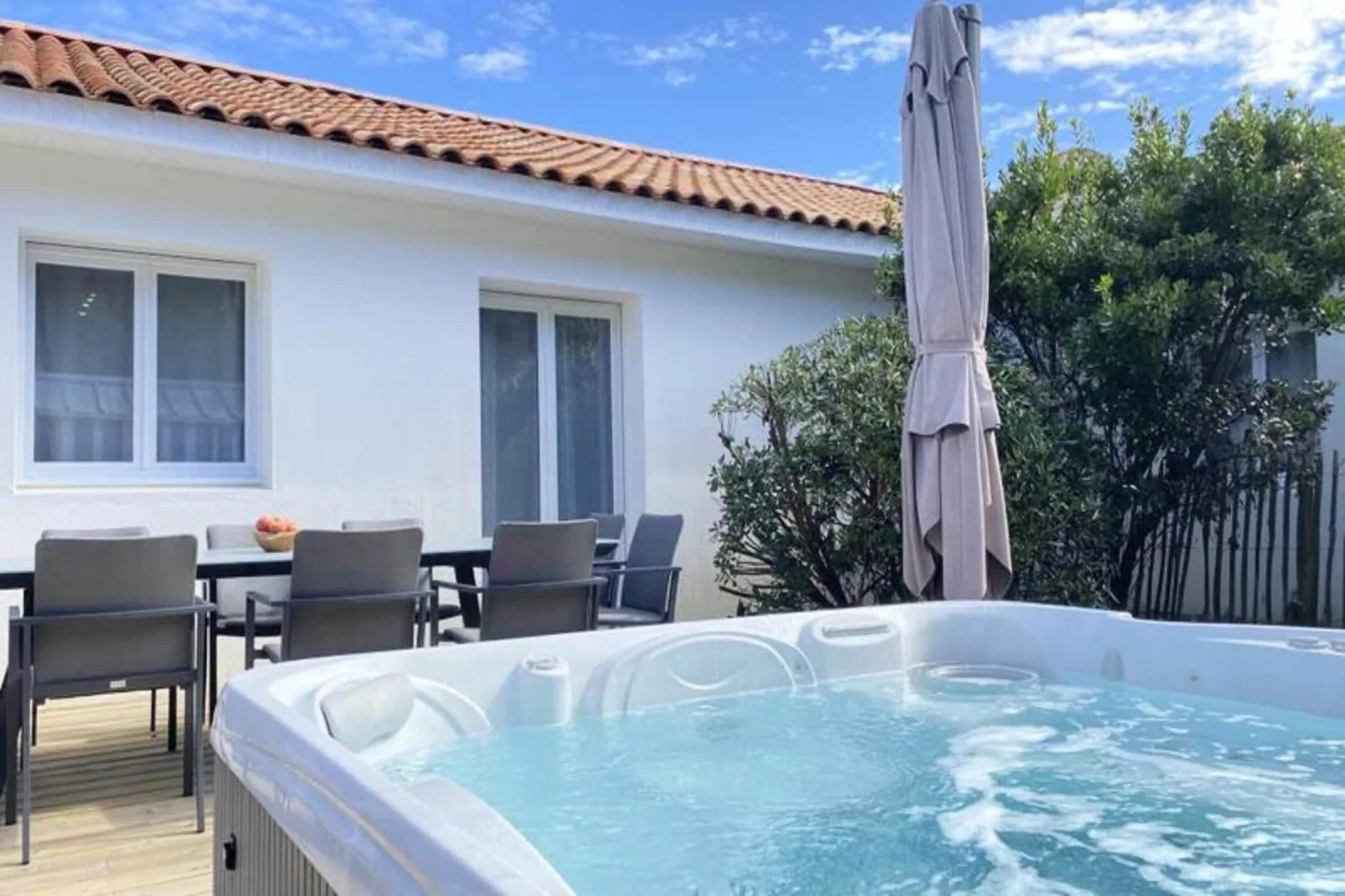 Villa Tanzanie - Domaine Le Sherwood-Buitenkant zomer