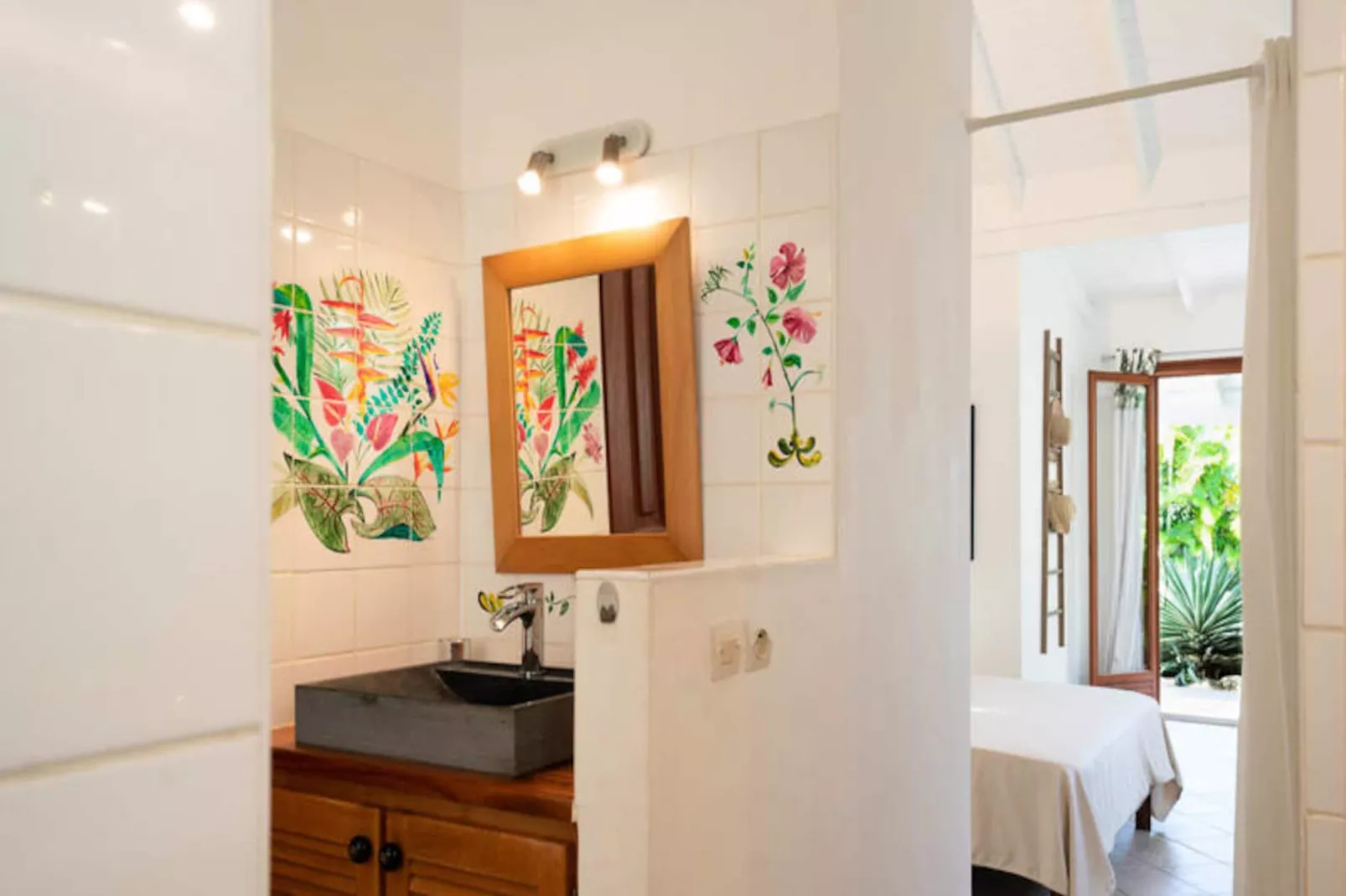 Villa Secr&egrave;te-Image-tags.