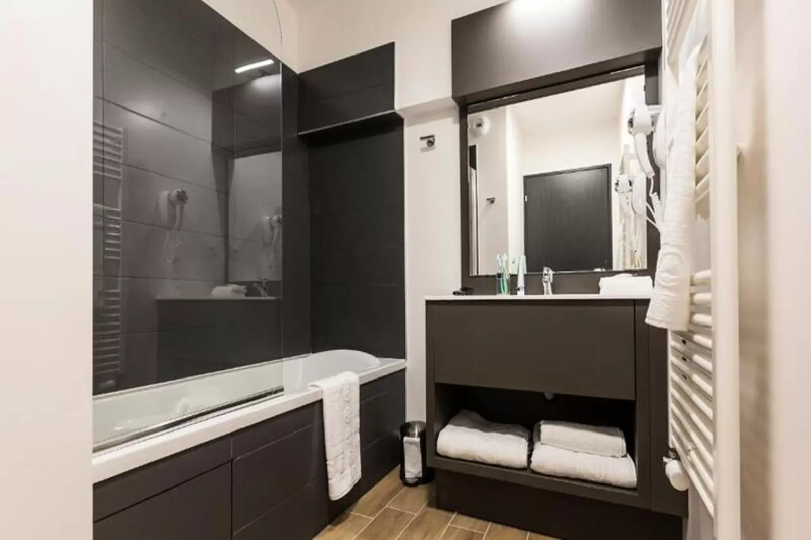 Résidence Prestige Odalys Isatis****-Badkamer