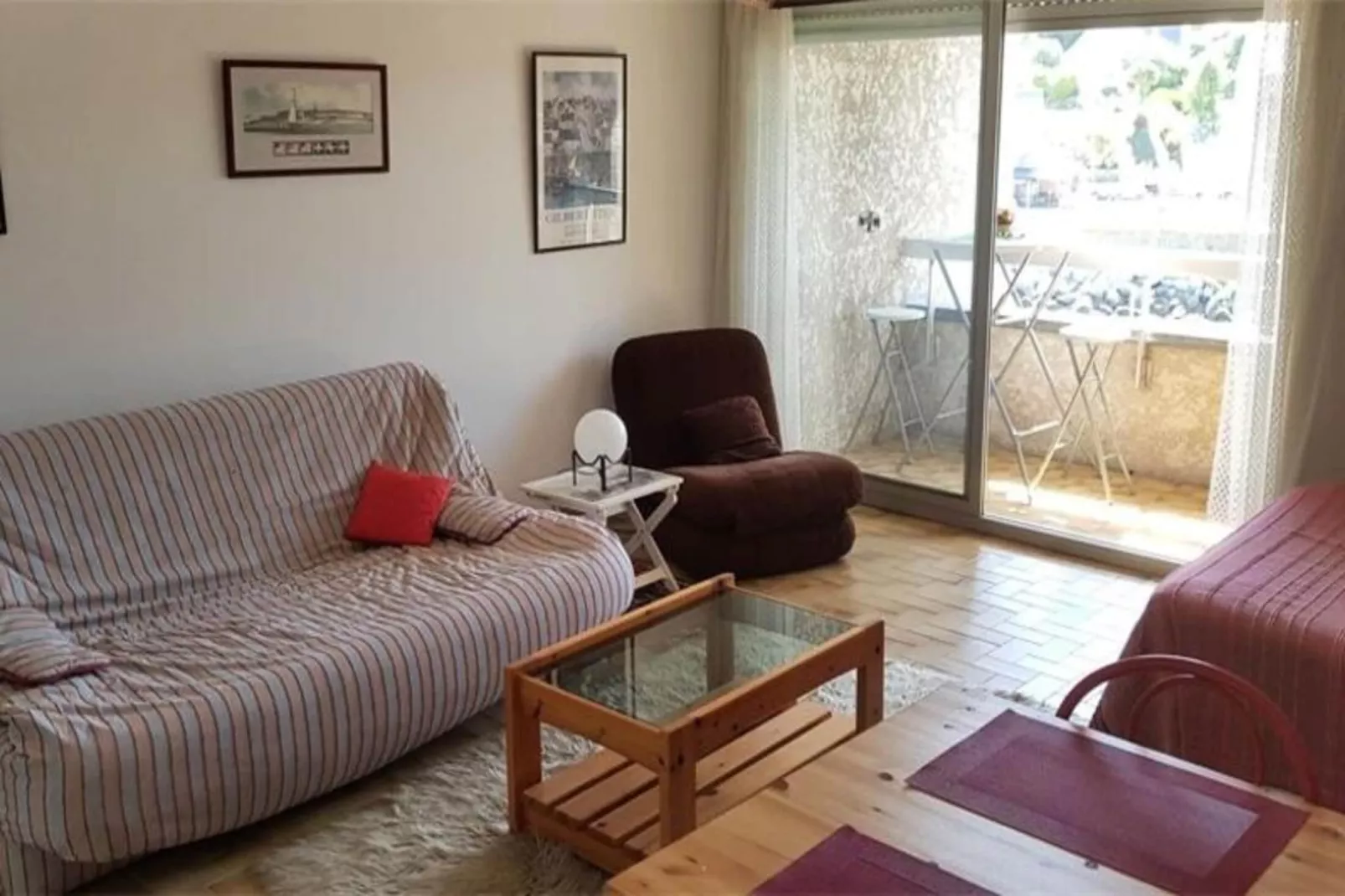 Résidence Maitre De Port-Buitenkant zomer