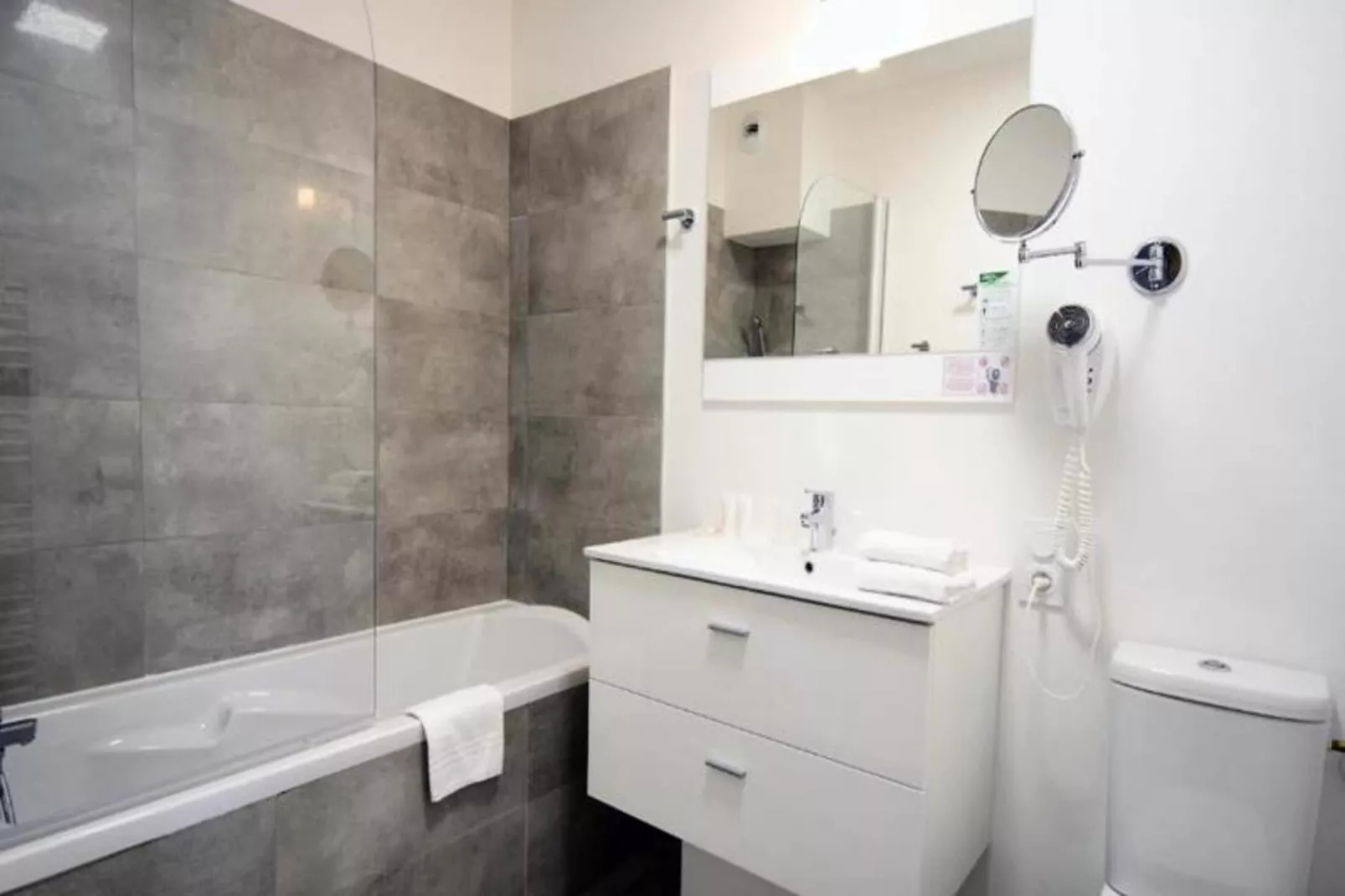 Appart'hôtel Odalys Colombélie-Badkamer