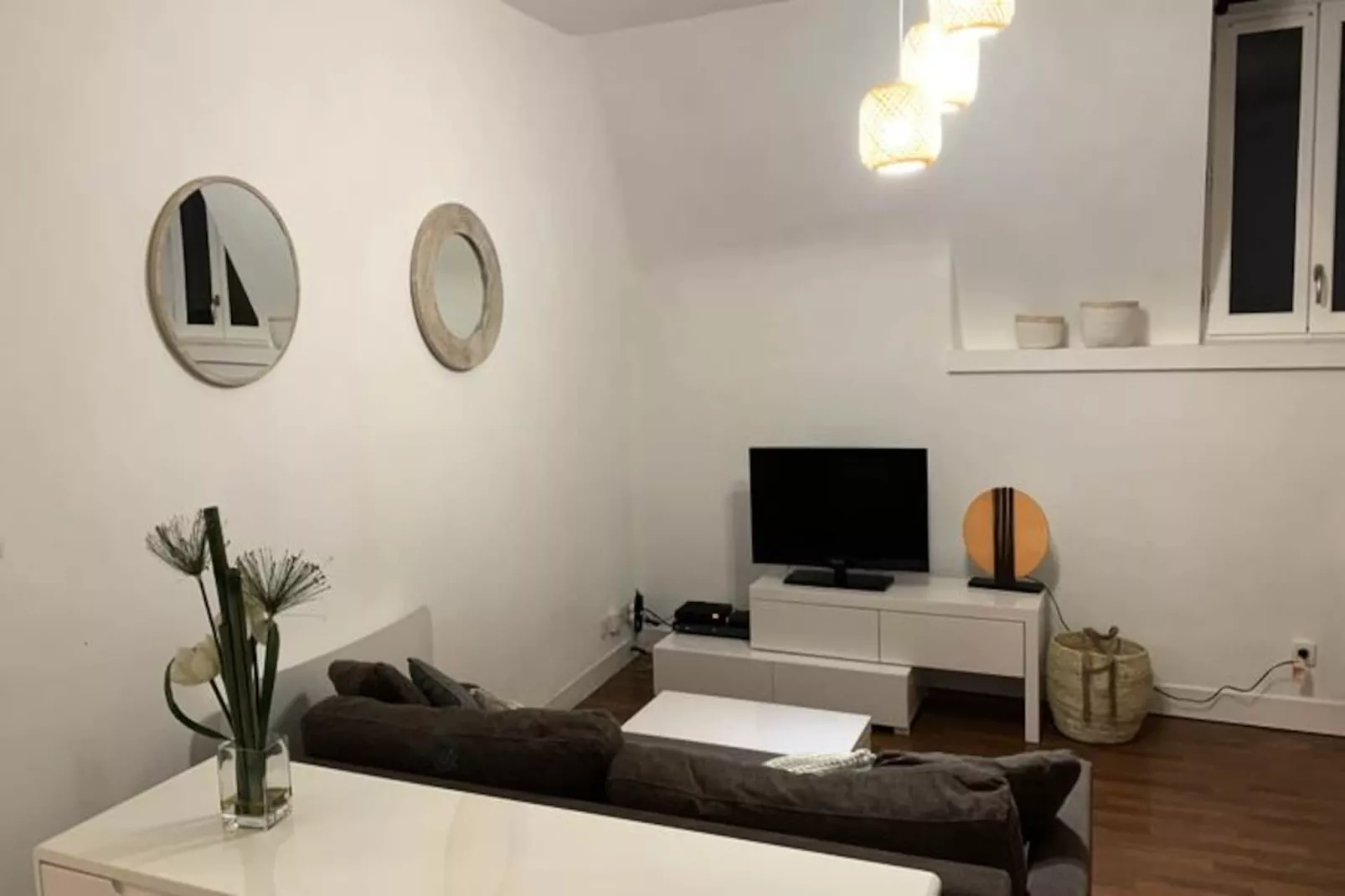 Bel Appartement Dans Un Immeuble Historique Proche Des All&eacute;es De Tourny-Image-tags.