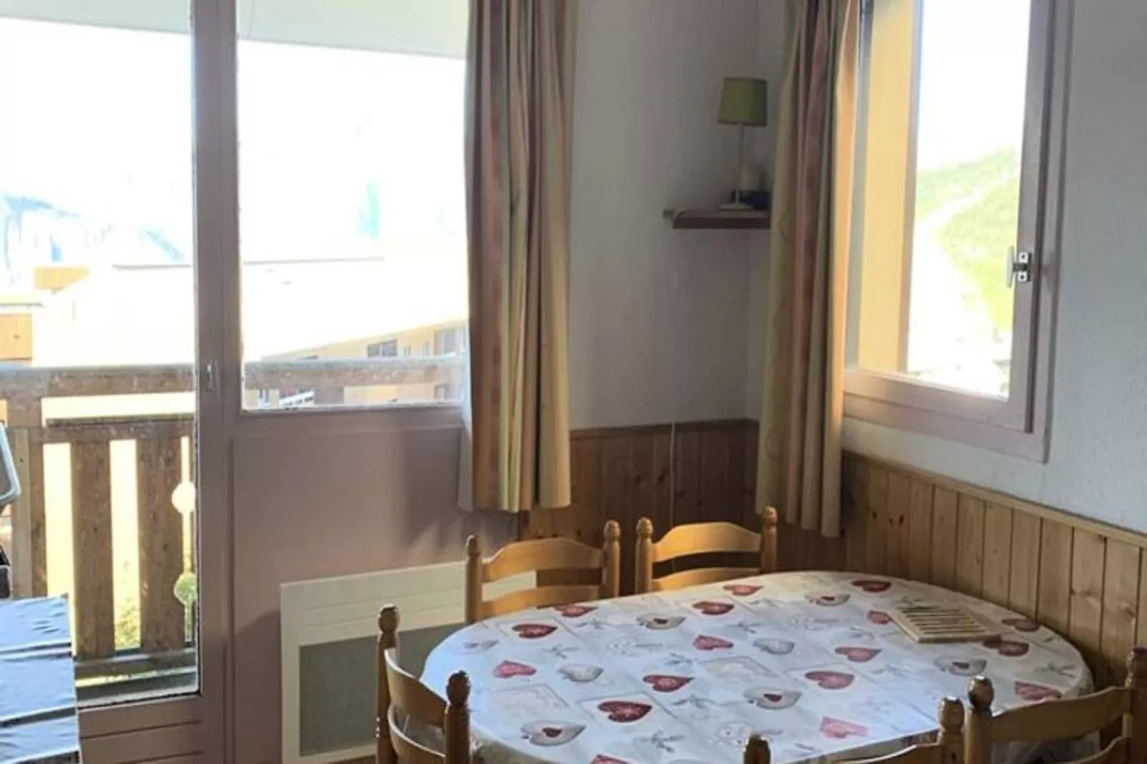 Résidence Balcons D'huez - Eetkamer