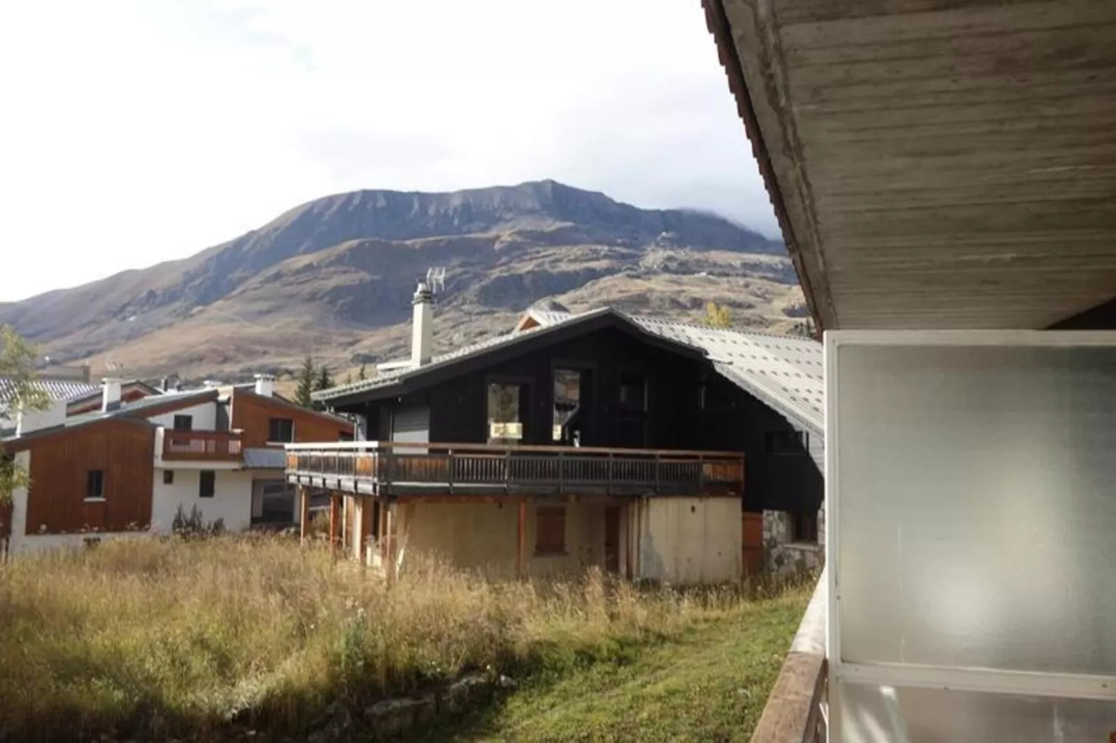 Résidence Obiou-Buitenkant zomer