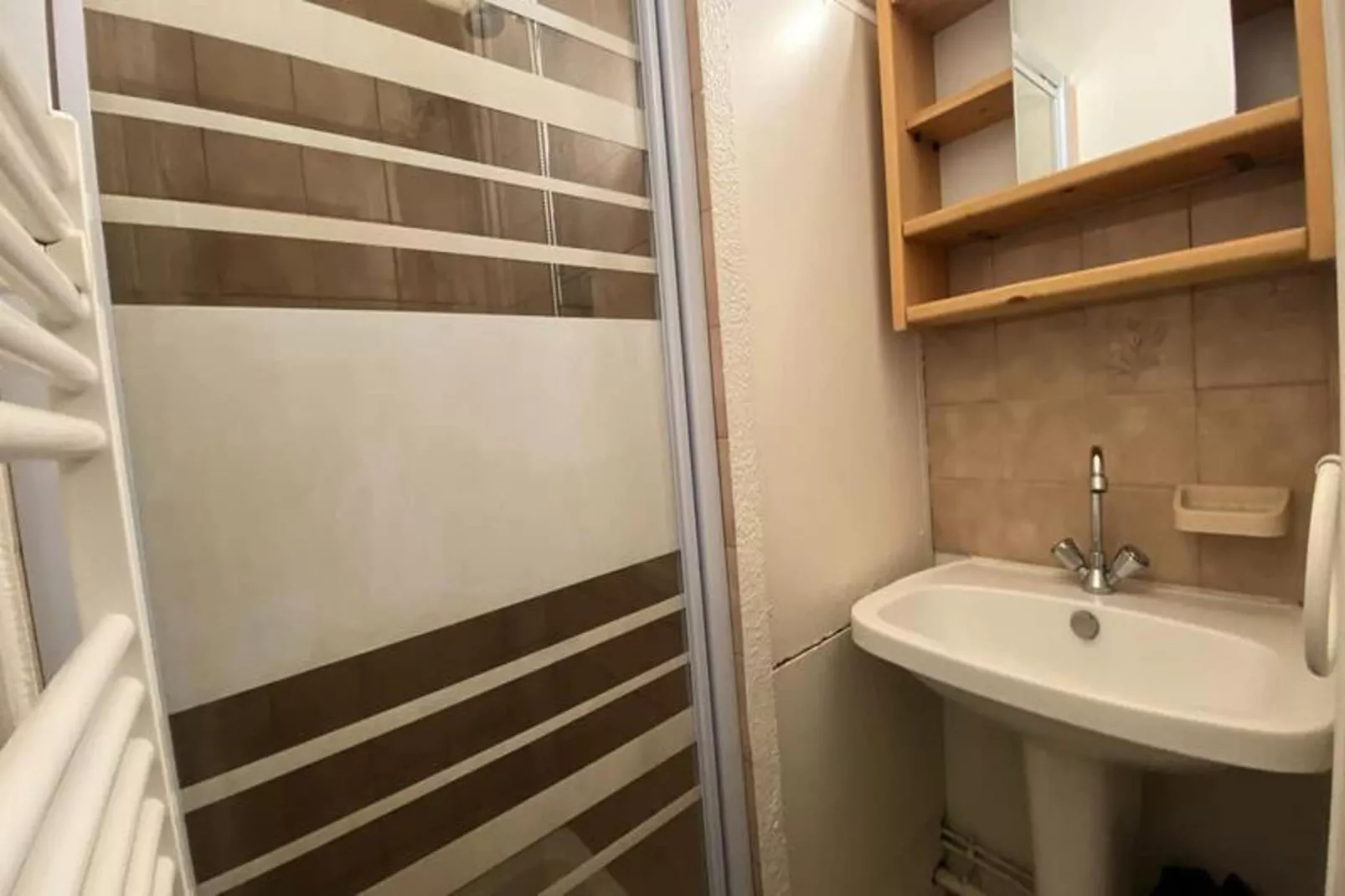 Résidence Pluton-Badkamer