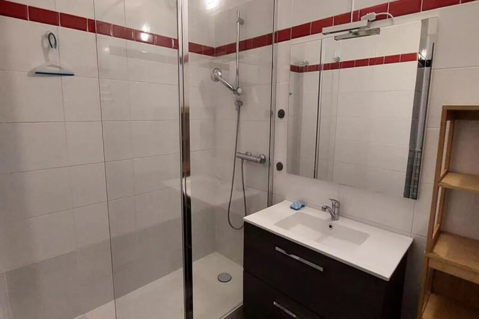 Résidence Sappey-Badkamer